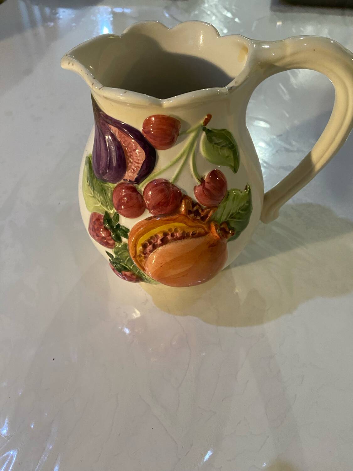 Carafe, barbotine vintage