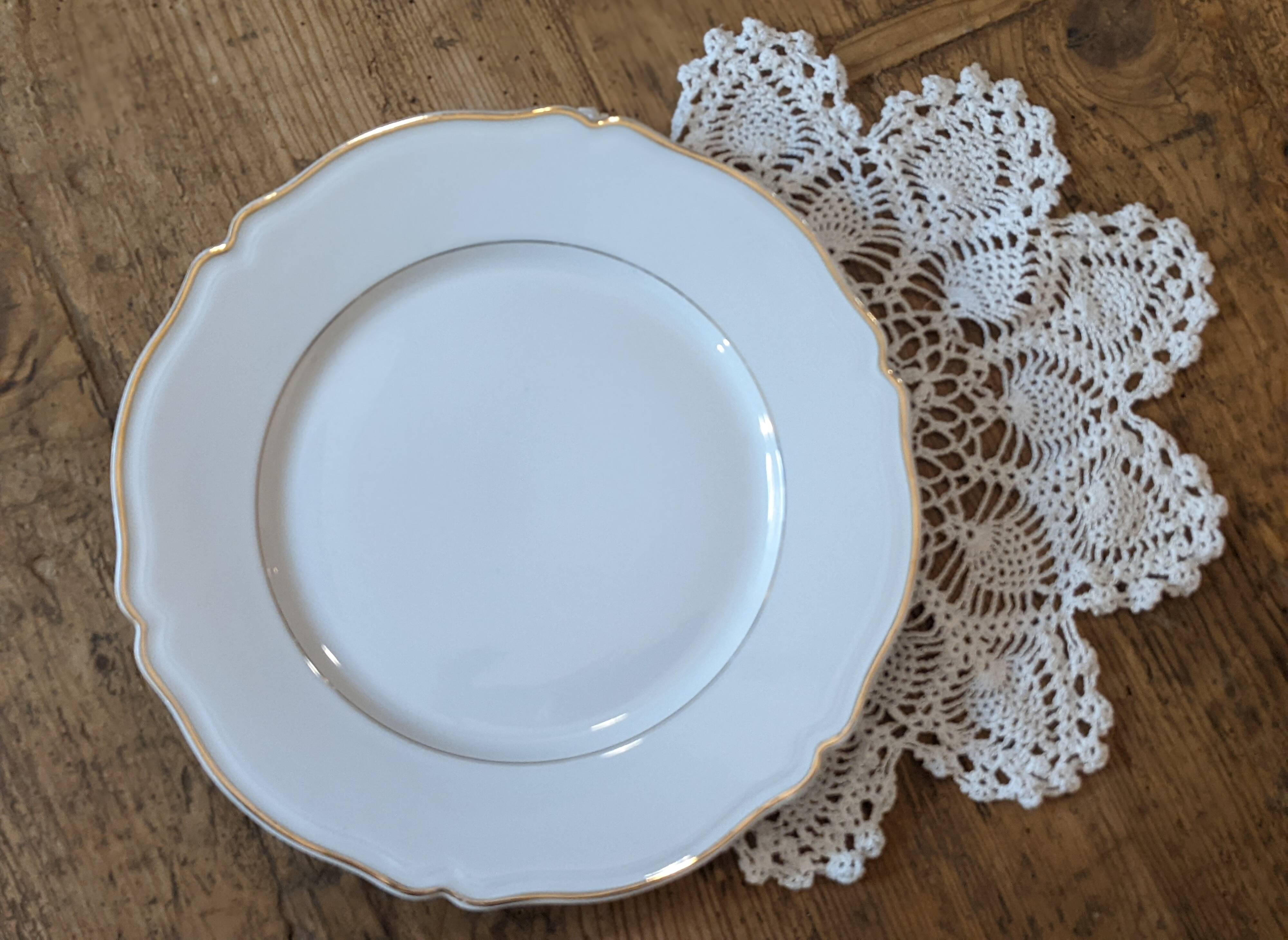 Lot vintage round flat plates in Limoges porcelain