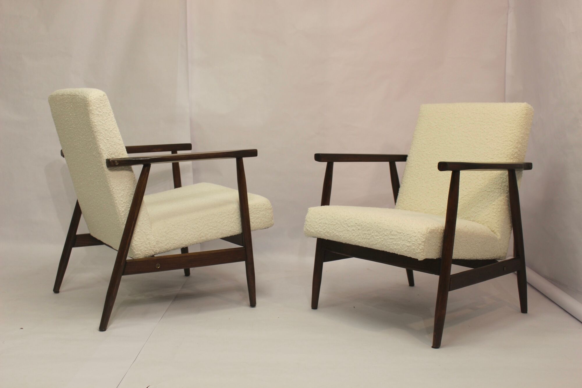 Pair of armchairs Henryk Lis 300-190 years 1970 fabric white buckle.