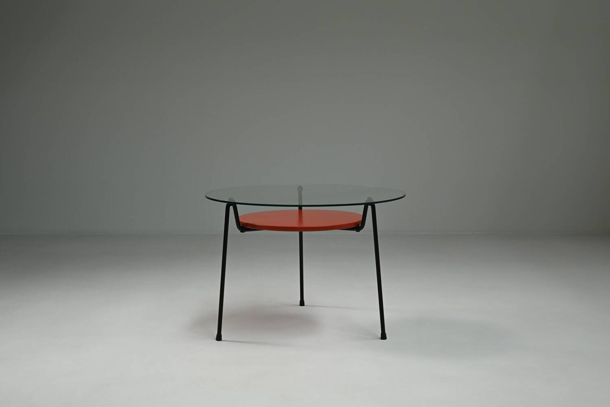 Table “Mug” par Wim Rietveld pour Gispen, années 1950, Pays-Bas.