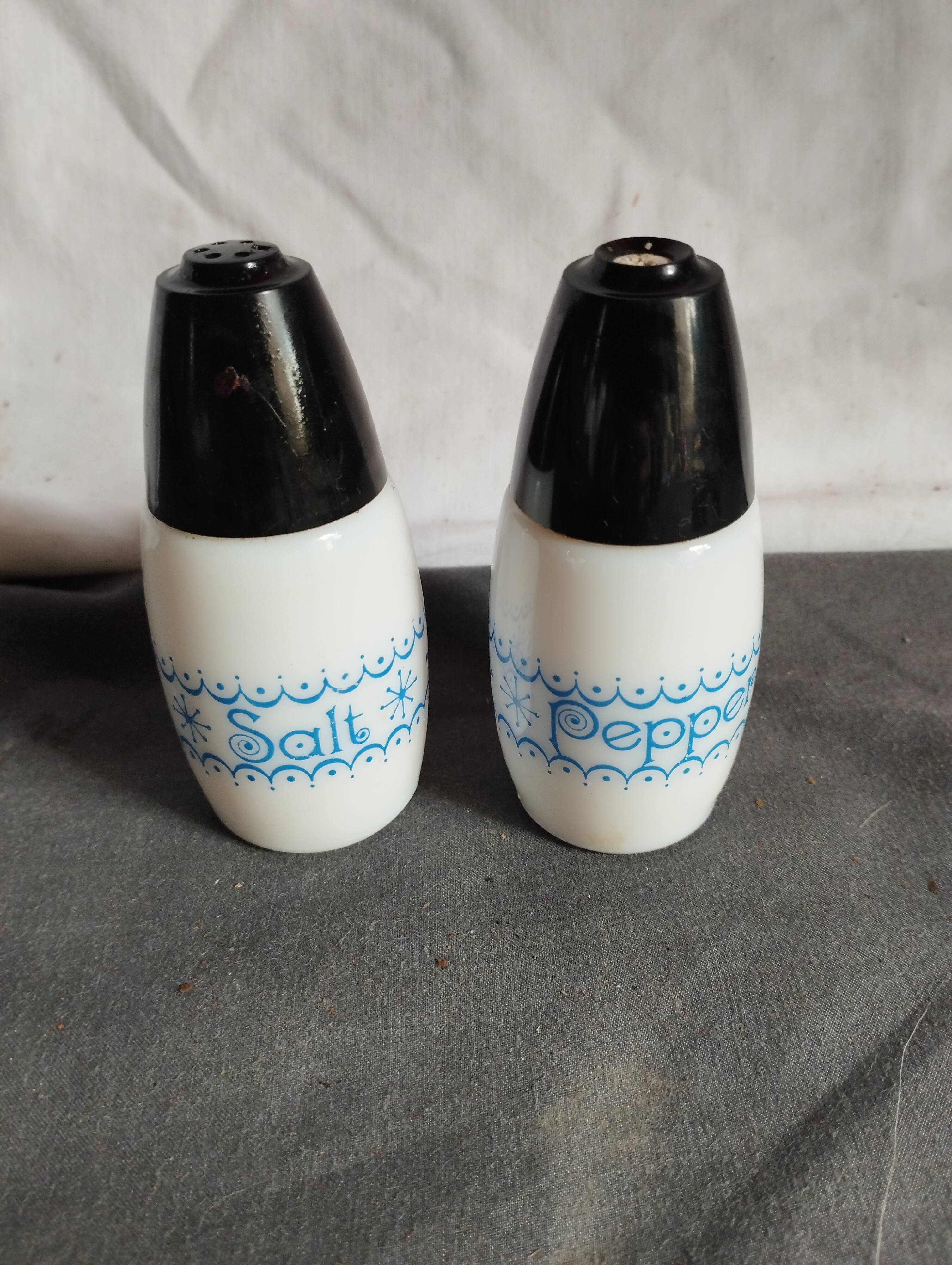 duo salt and pepper shaker Gemco blue flakes