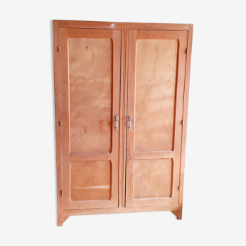 Armoire parisienne brute