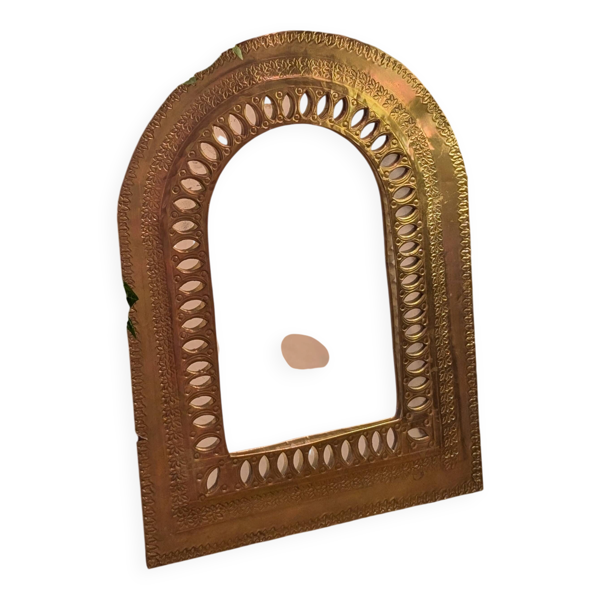 Miroir ancien doré à décor sculpté de style ethnique