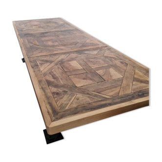 Monumental oak table