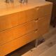 Commode scandinave vintage en chêne doré "Ebba"
