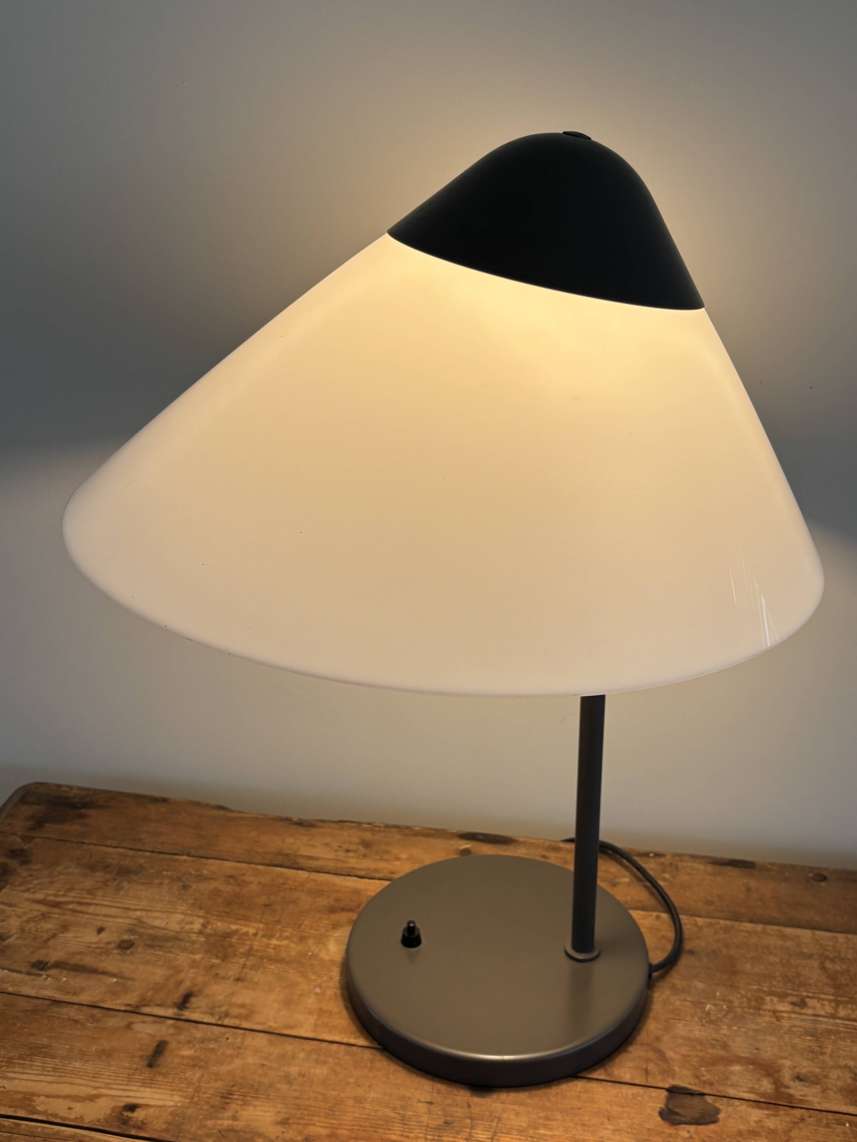 Vintage Opala table lamp Hans J. Wegner Louis Poulsen Design
