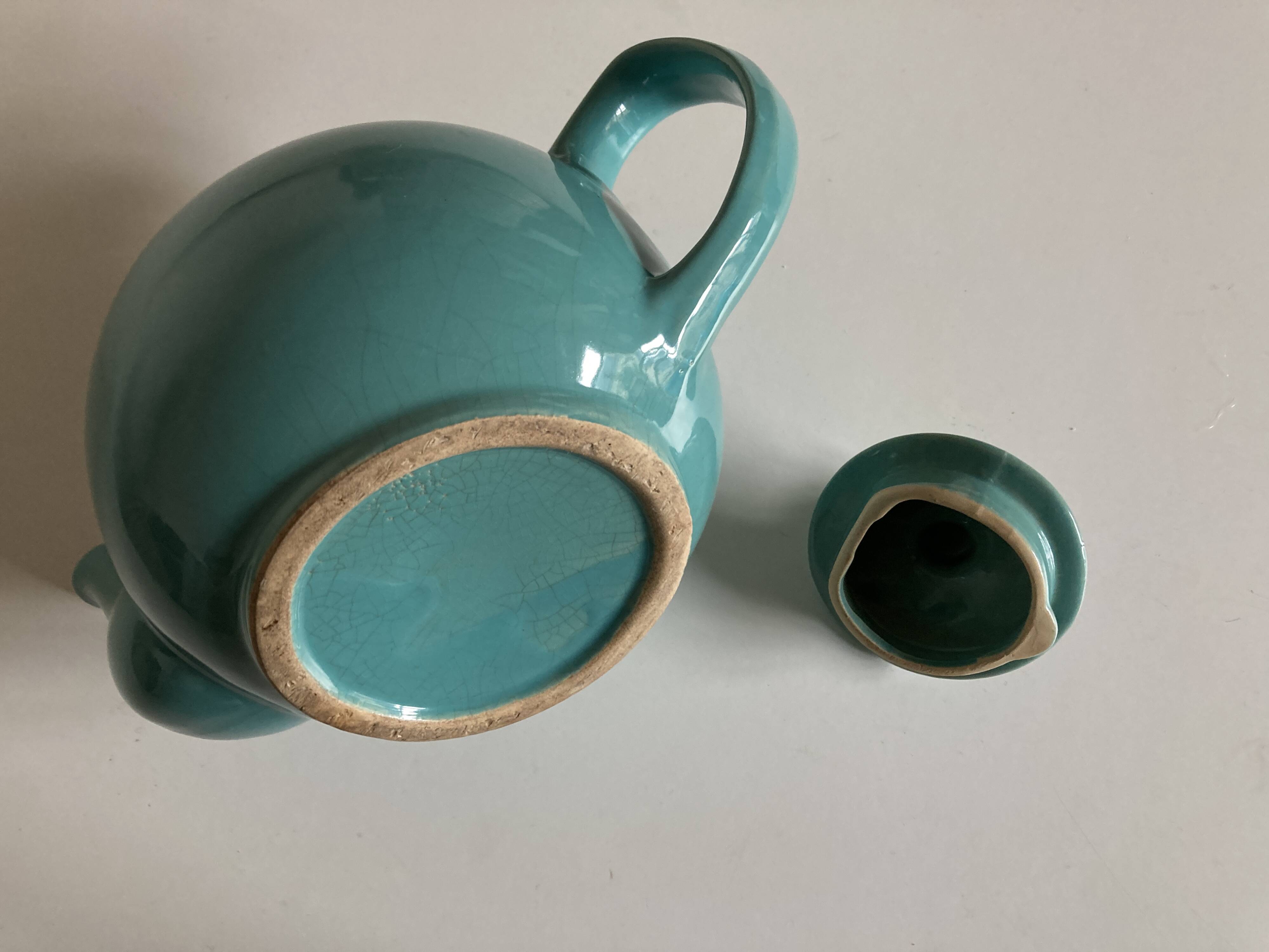 English teapot in turquoise ironstone earthenware 1L