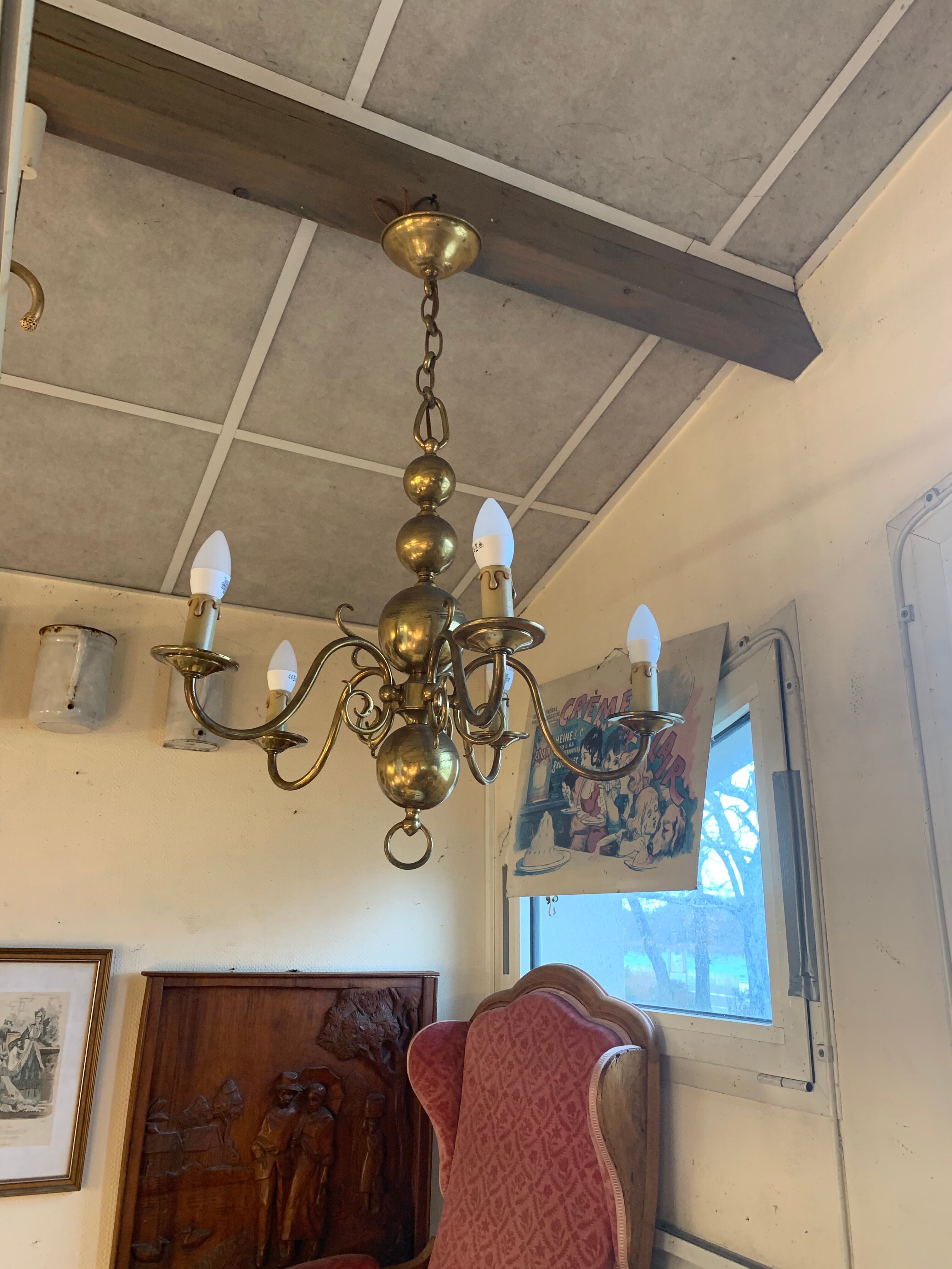 Dutch chandelier 5 fires