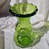 Vase en verre vert