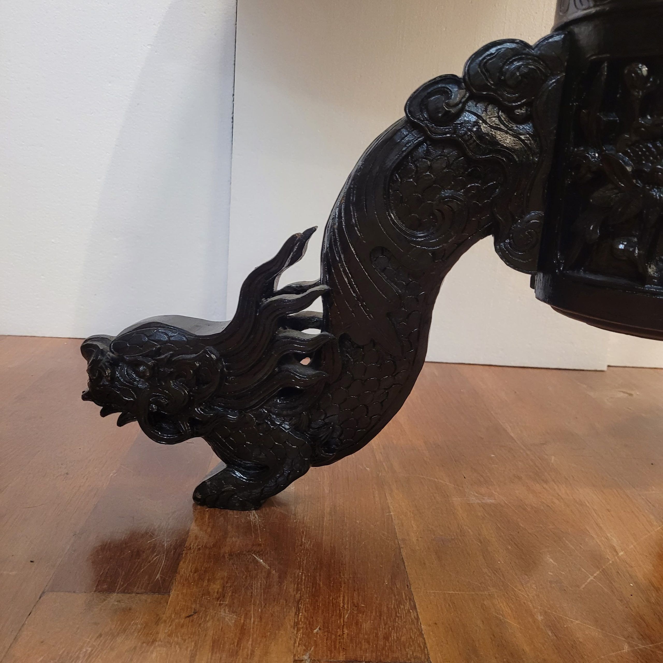 Coffee table, carved padauk wood with dragons, Anglo-Indian, 19th century – India