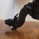 Table basse, bois de padouk sculpté dragons, anglo-indienne, XIXe siècle – Inde