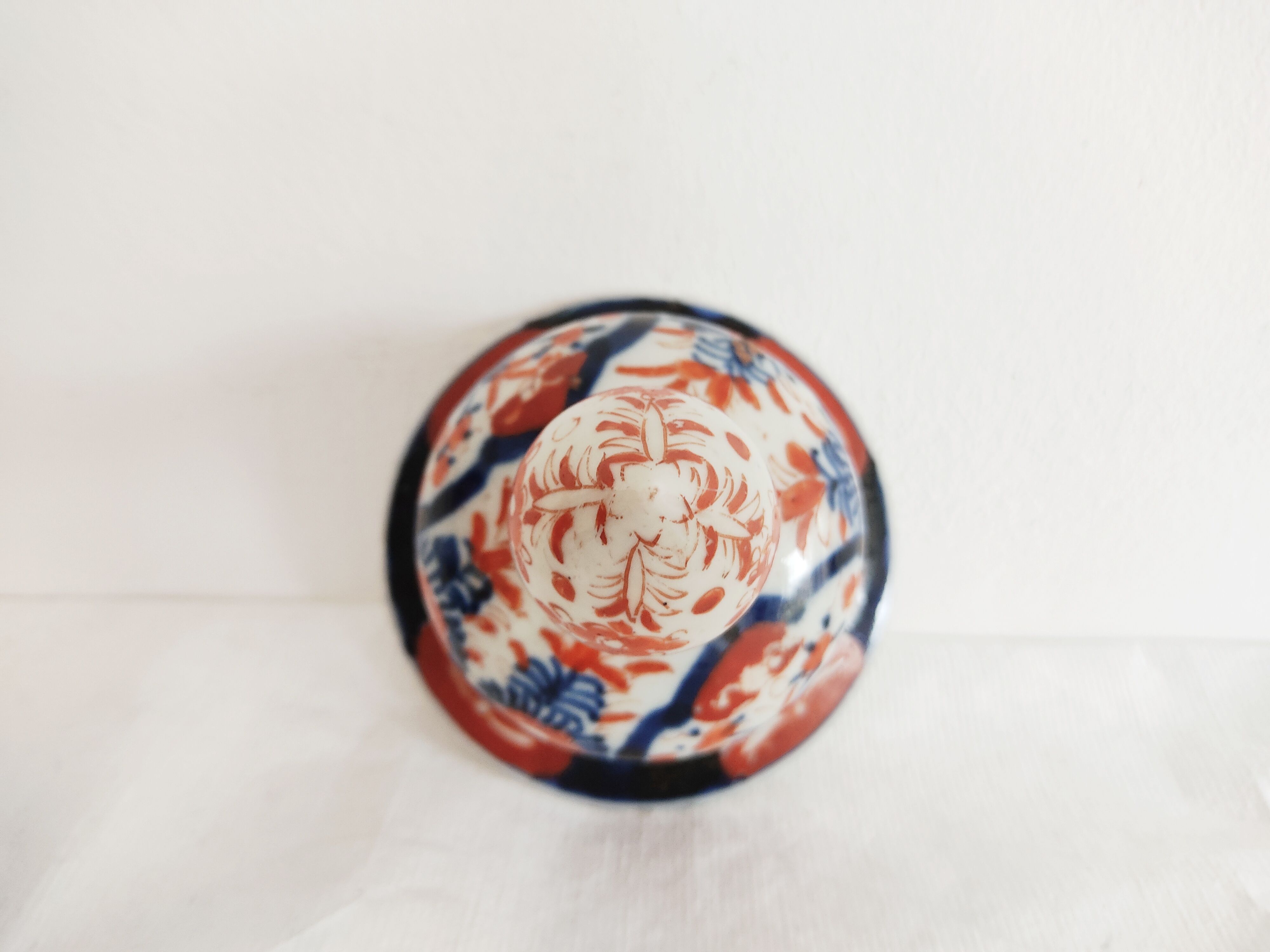Vase couvert japonais Imari, 19e siècle
