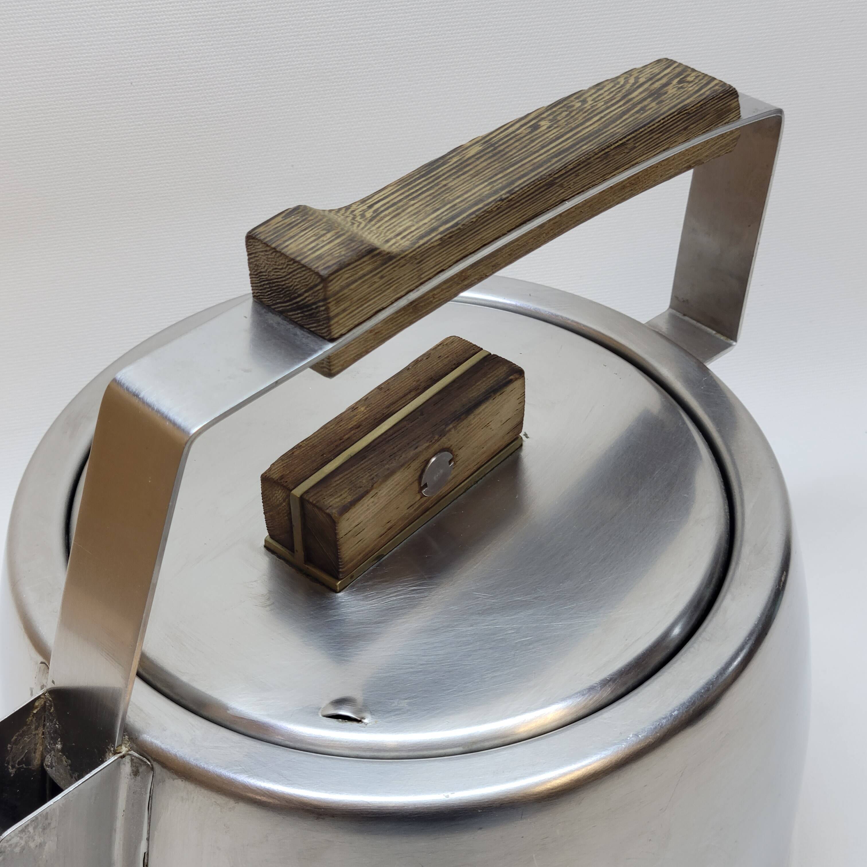 Kettle In Stainless Steel And Wenge Wood