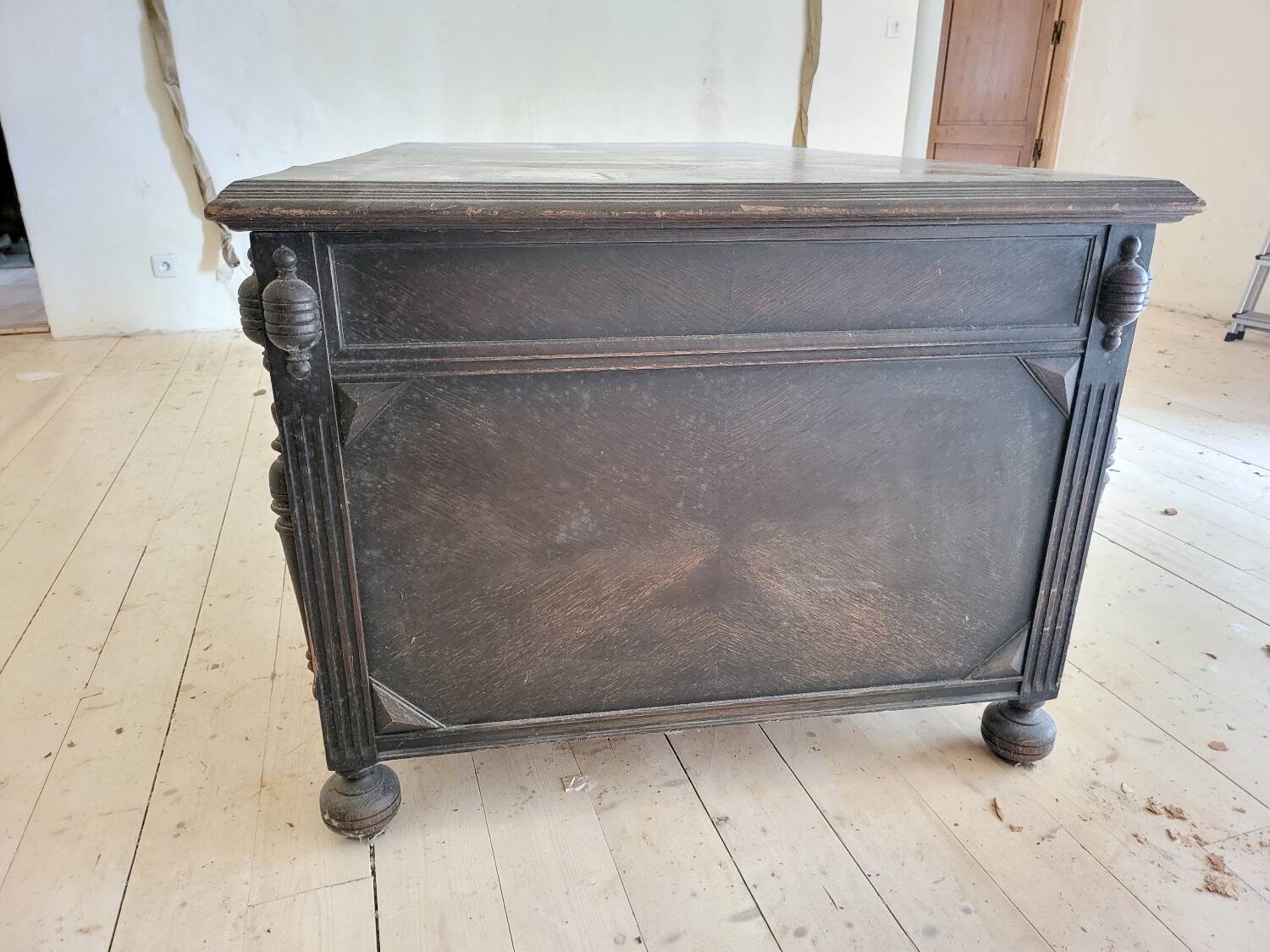 Important antique American desk in carved wood – circa 1900 –
