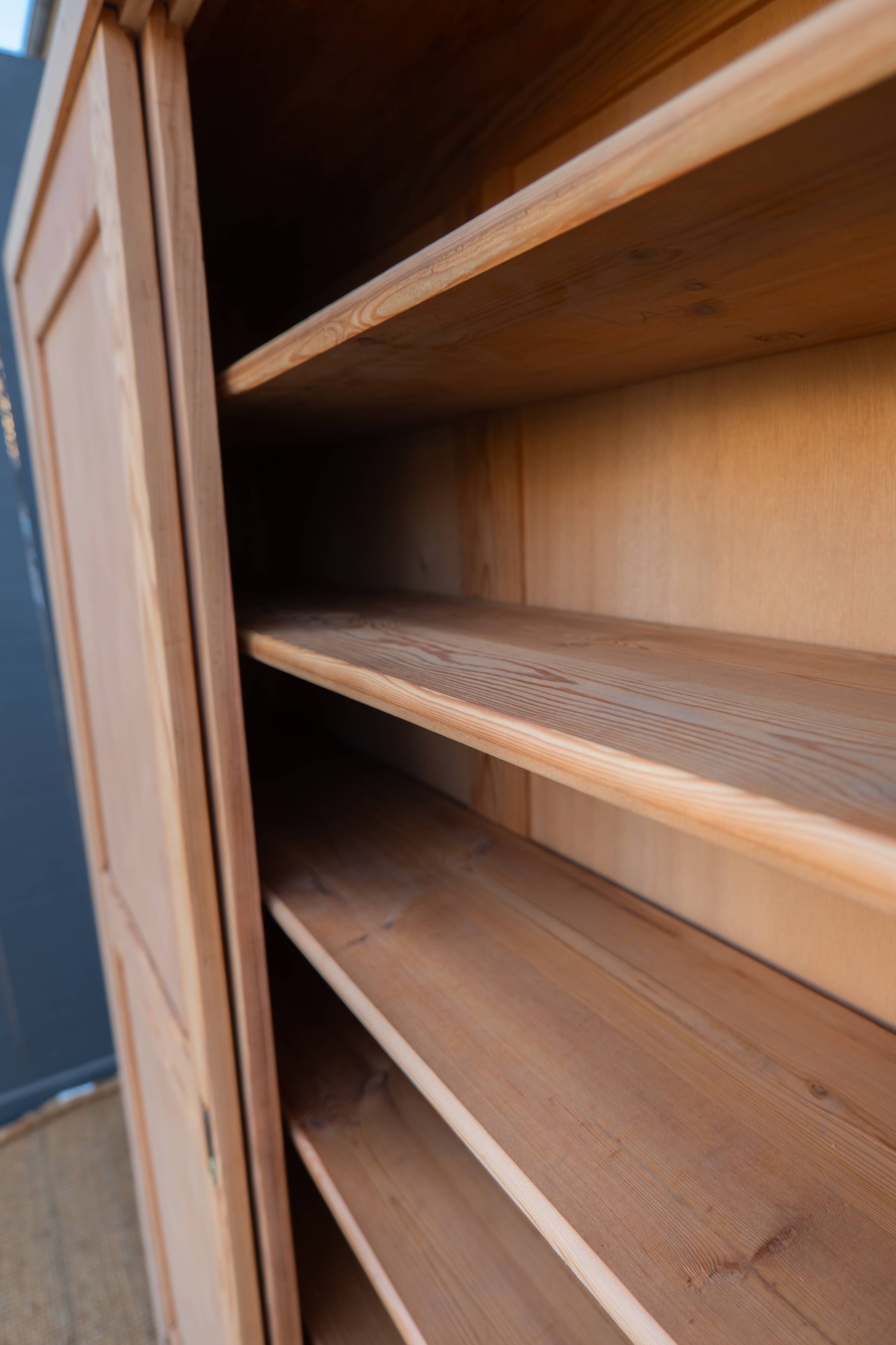 Sliding door wardrobe