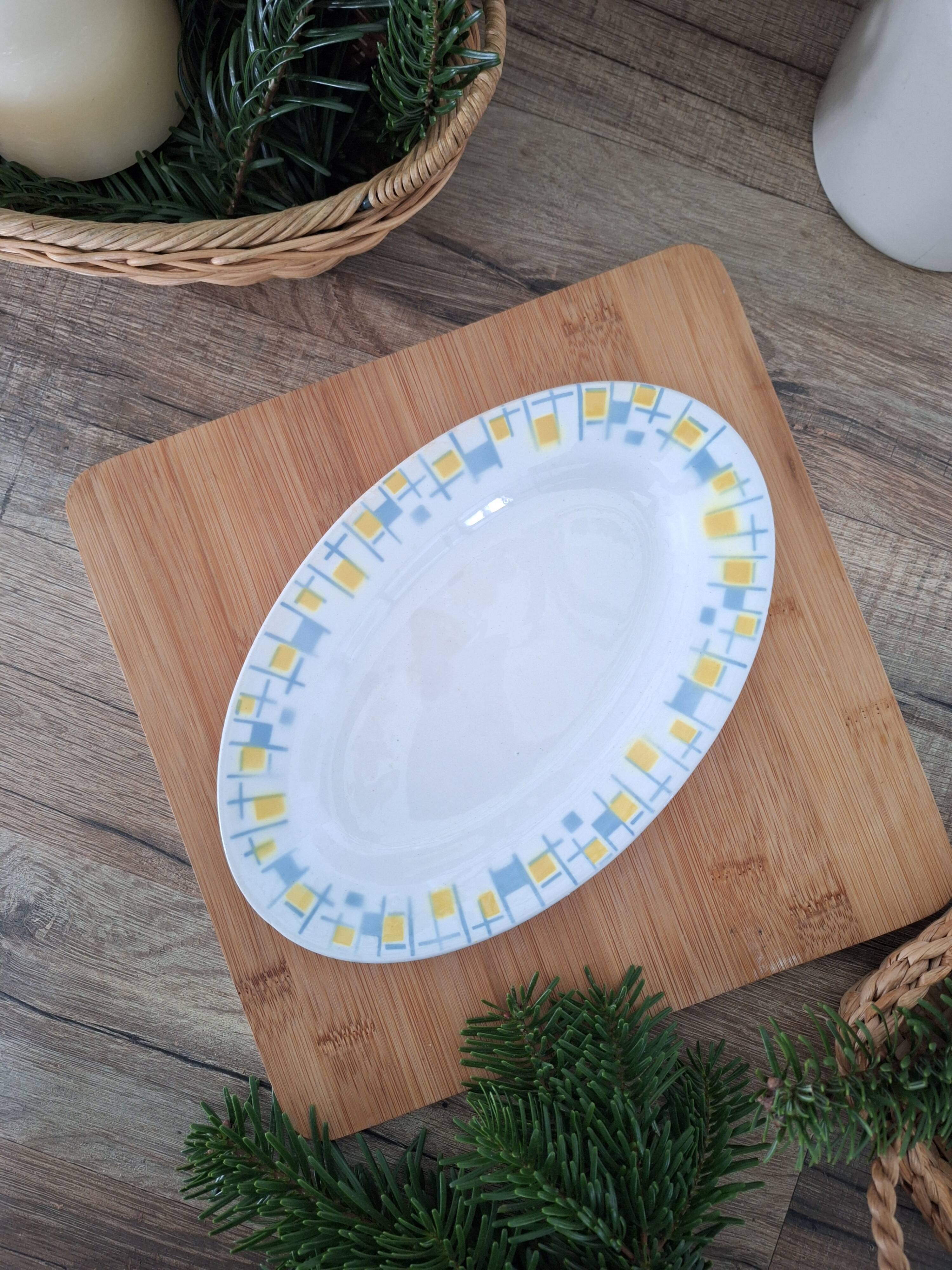 Yellow and blue dish from L'Amandinoise