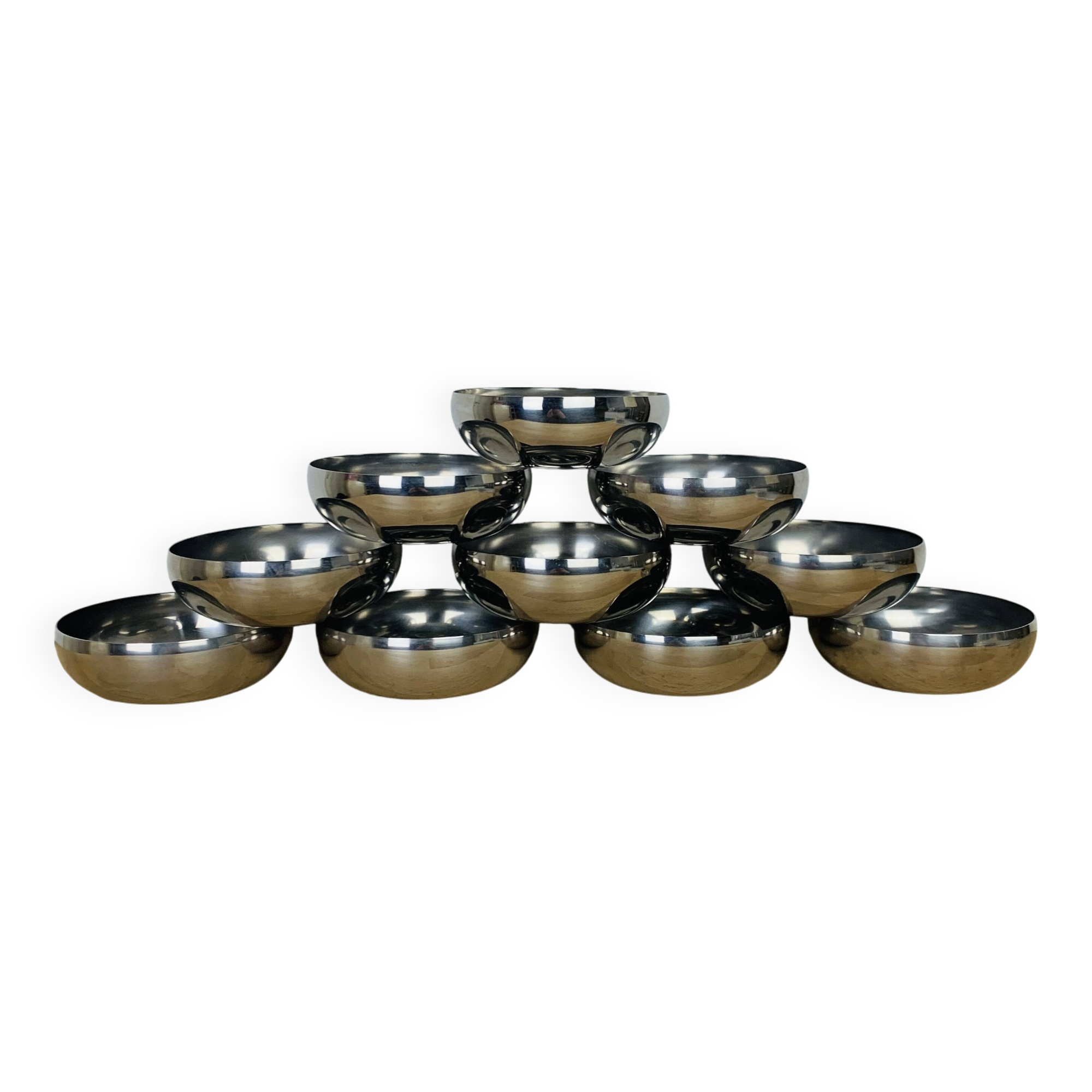 8 AMC designer stainless steel cups