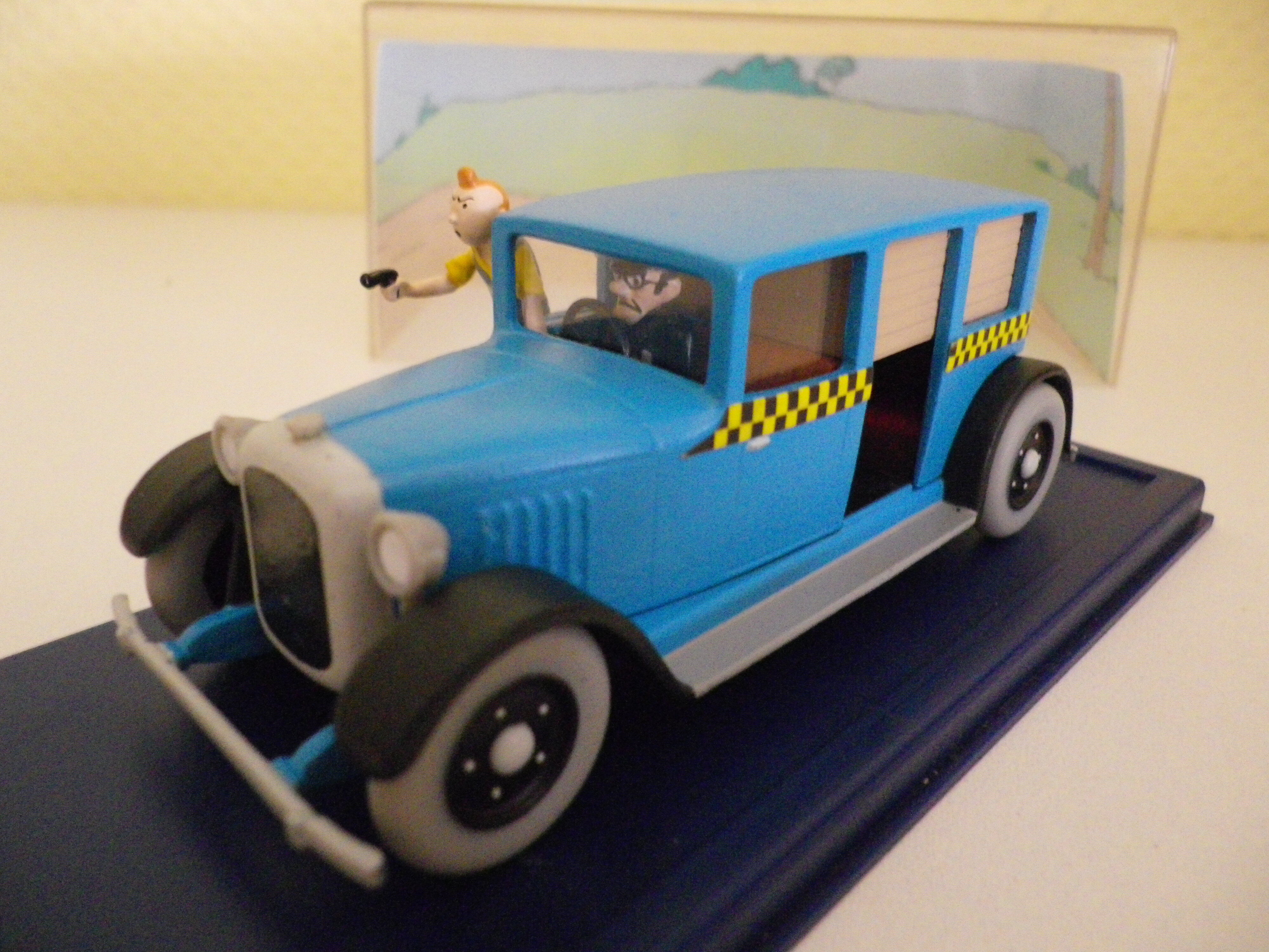 Lot of 5 Tintin collection cars, 1/43rd, original cases