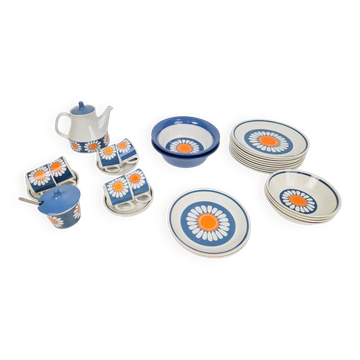 Daisy Turi Tableware from Figgjo Flint, Norway, 1960s, Set of 24