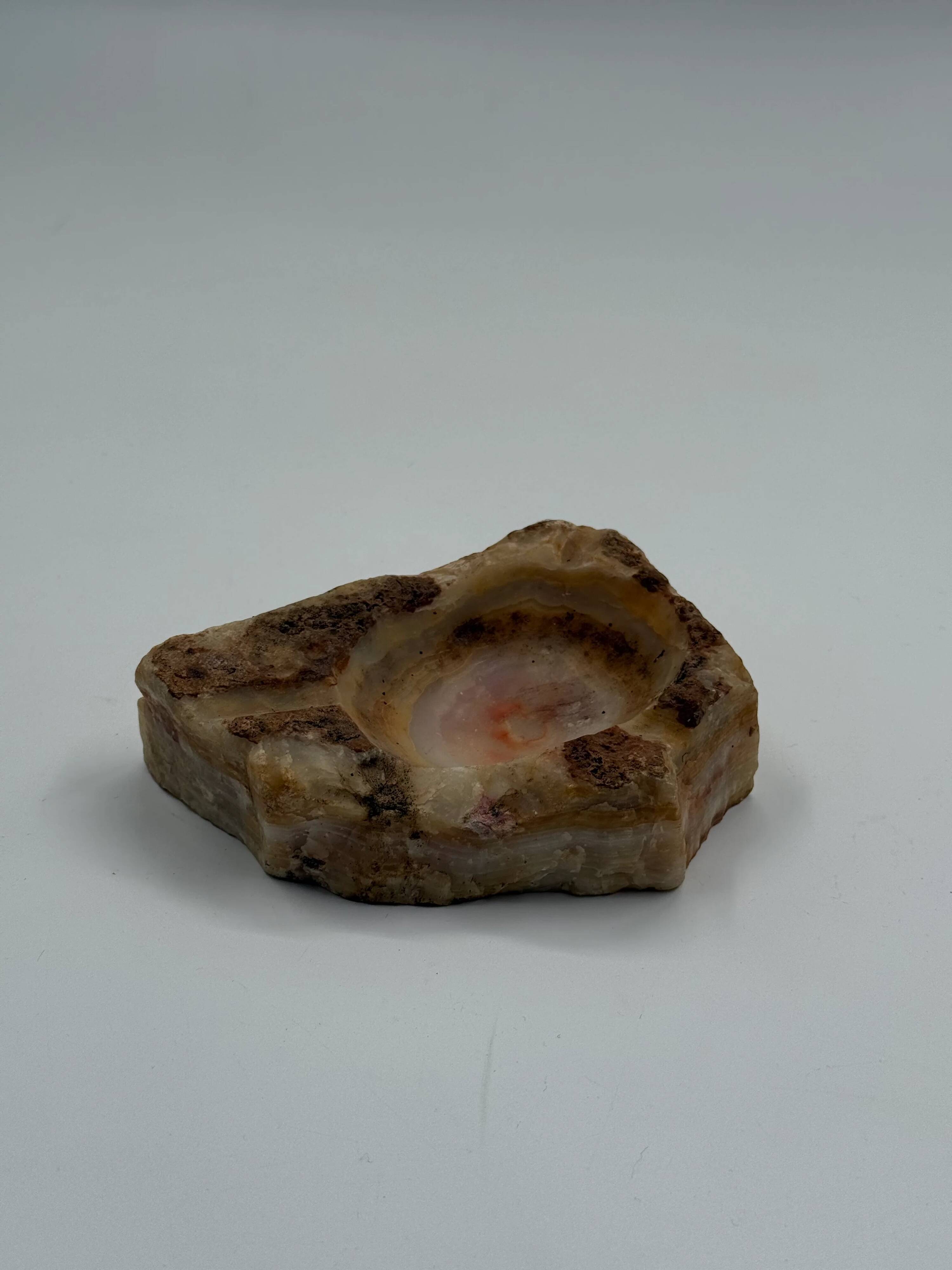Vintage ashtray in natural onyx