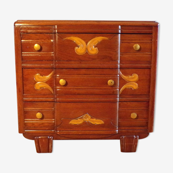 Vintage chest of drawers with vegetable décor