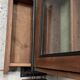 Vitrine murale en bois naturel XIX siècle