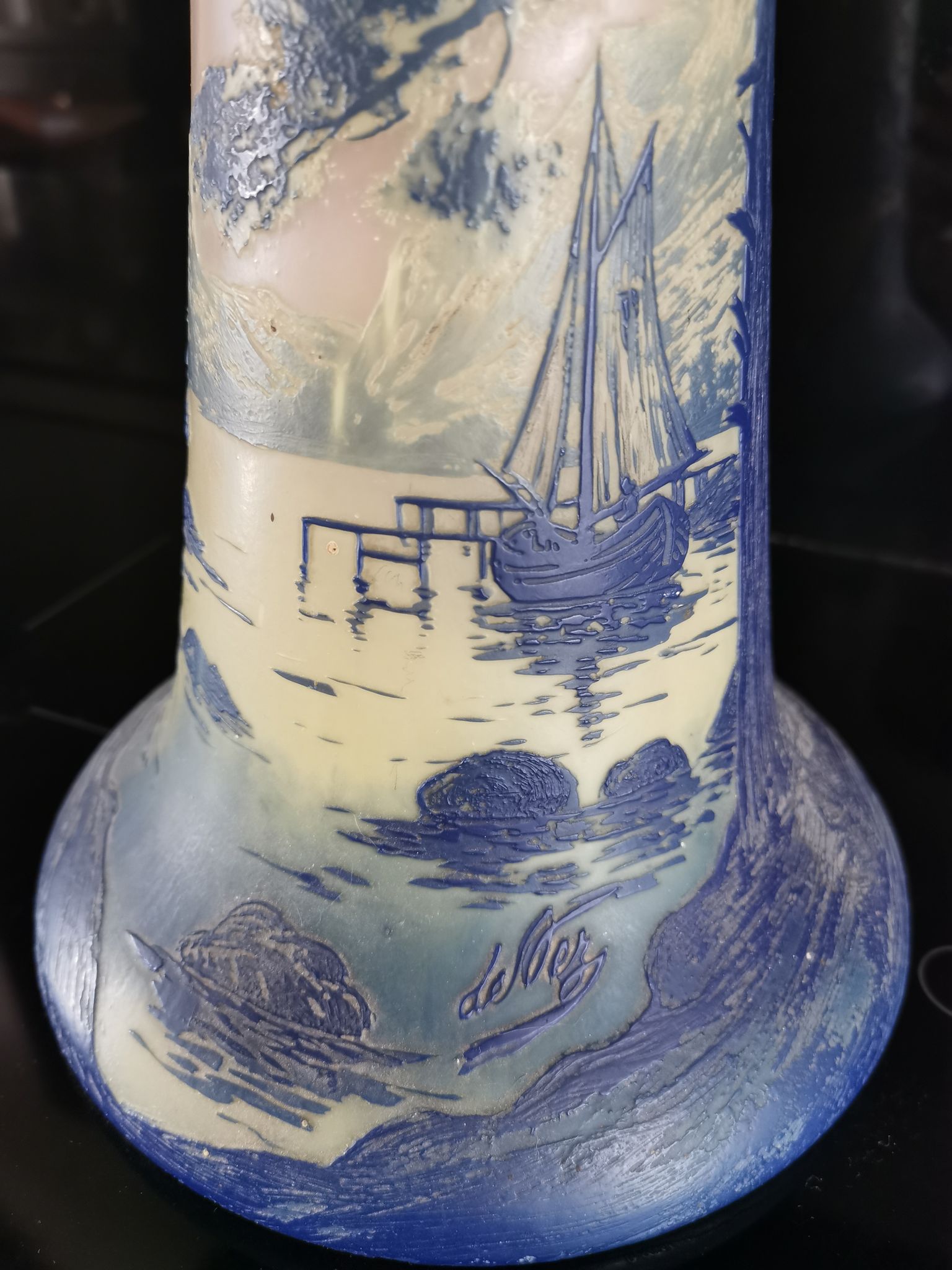 Glass paste vase must