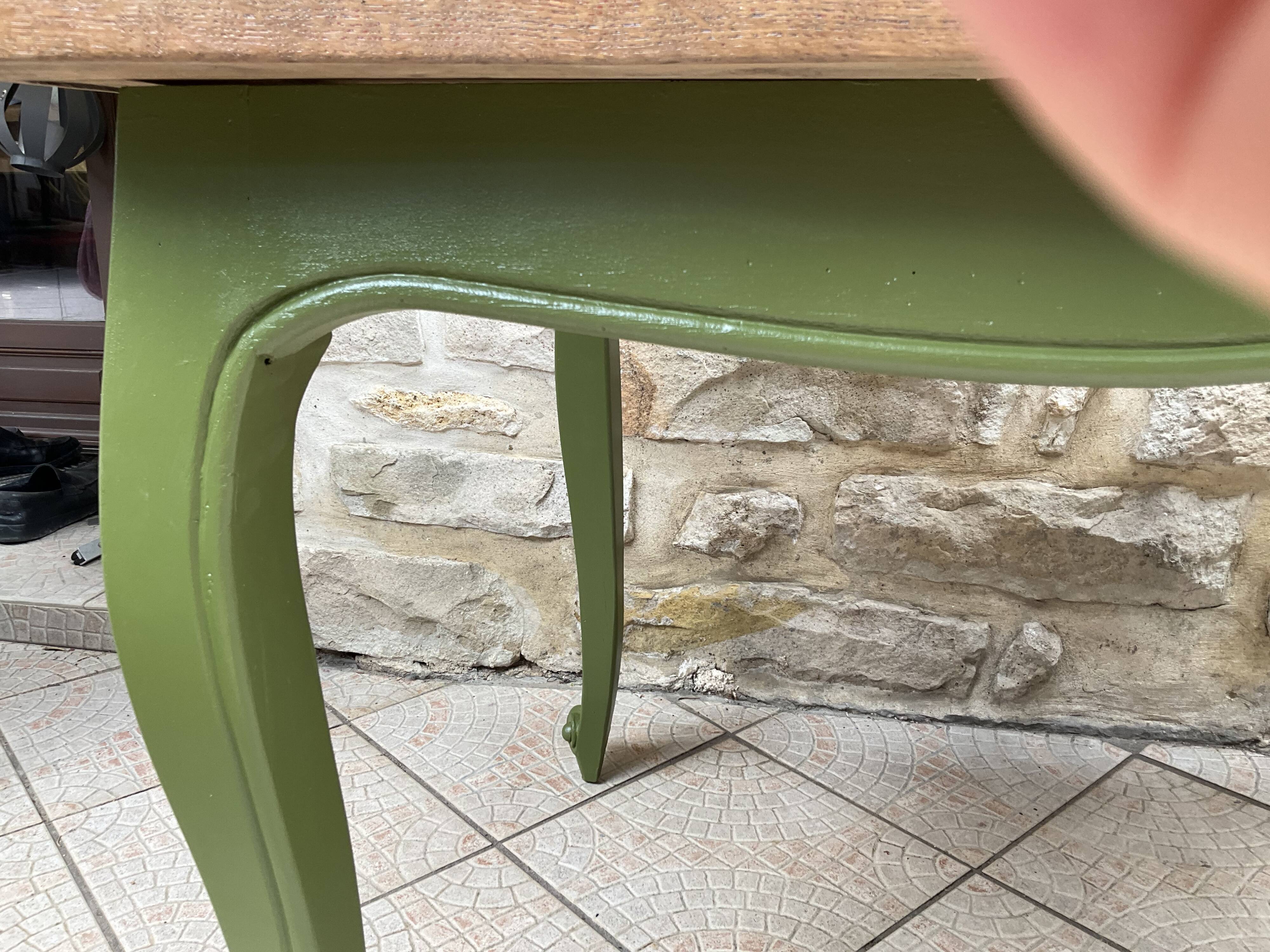 Wooden extension dining table