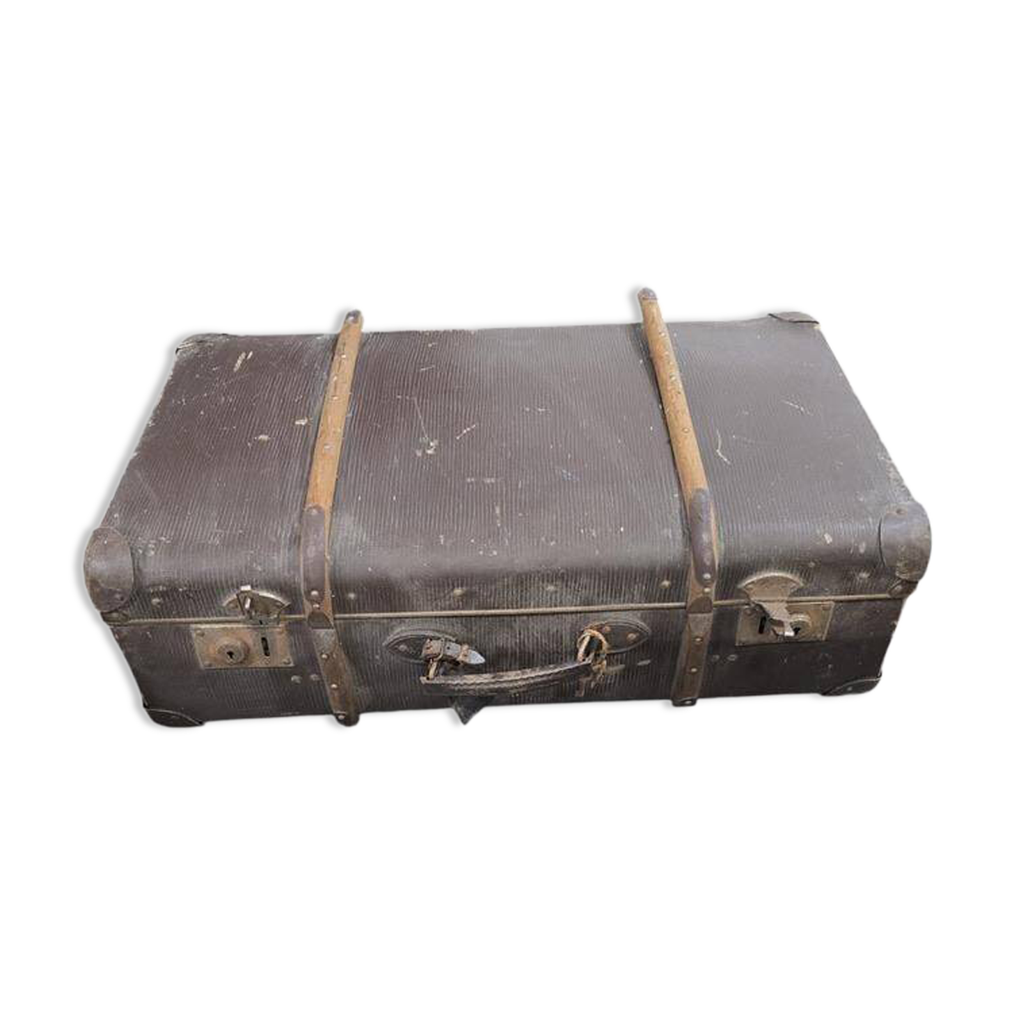 Vintage travel suitcase / trunk / chest