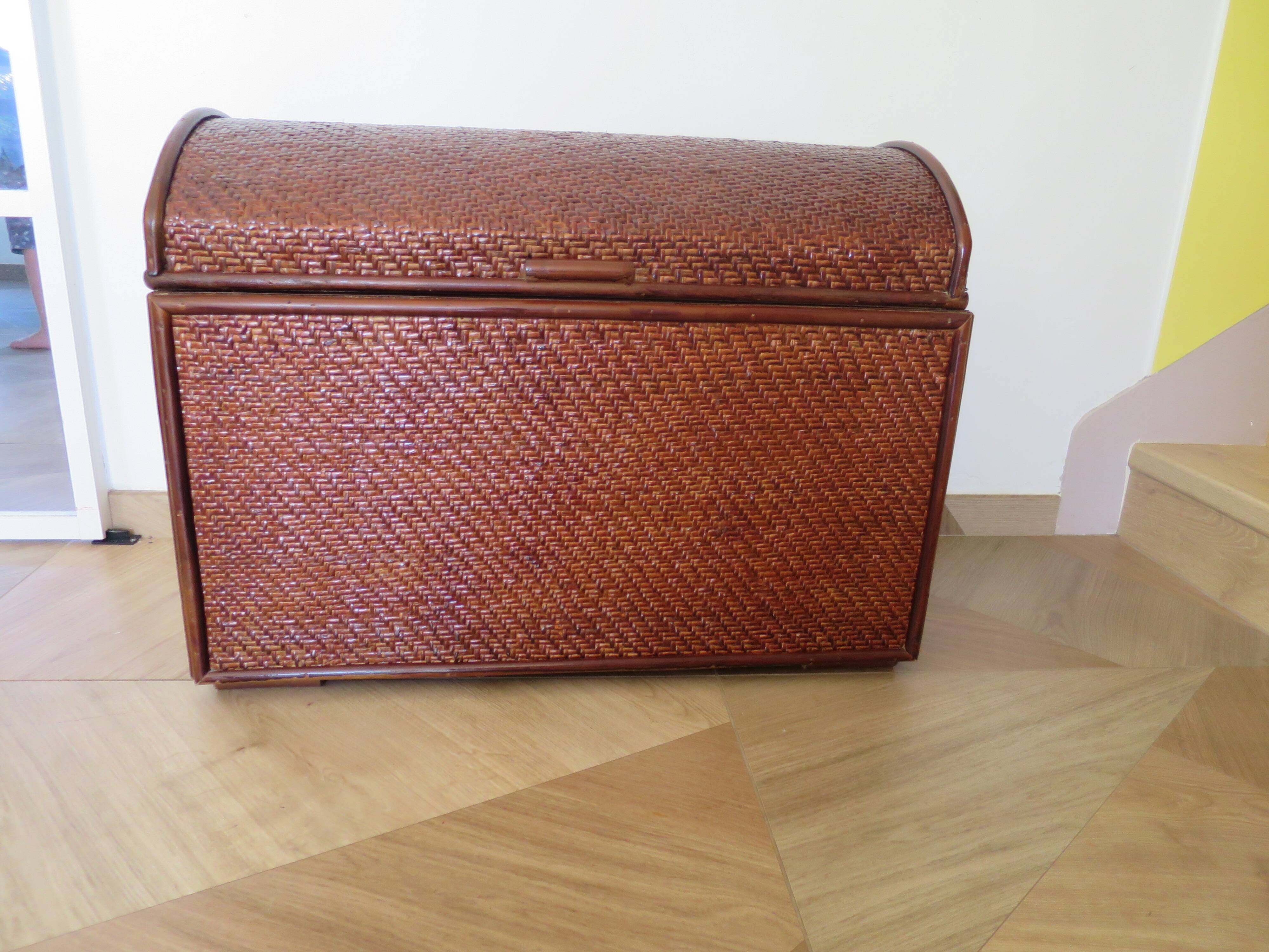 Vintage storage chest - curved - woven rattan - 1970s - mahogany colour