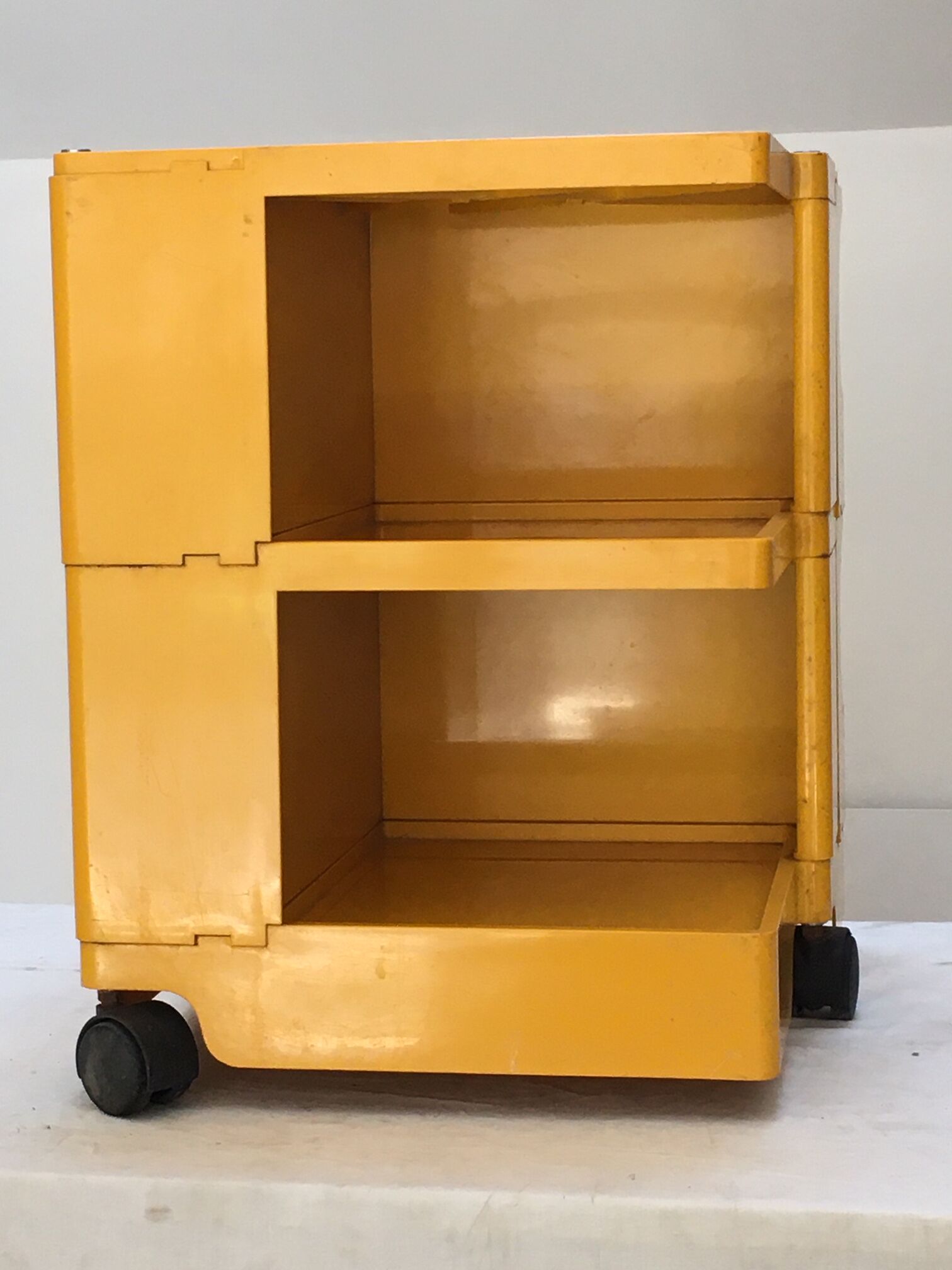 Joe Colombo's Bobby serving table