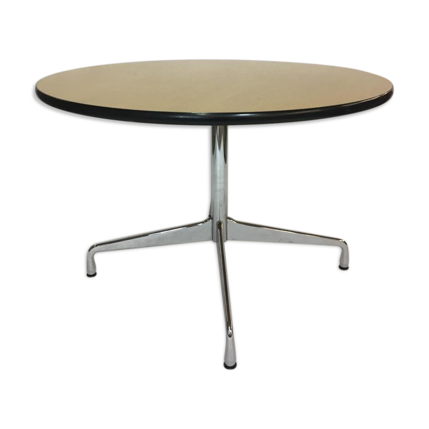 Dining table circular vintage by Charles & Ray Eames for Vitra