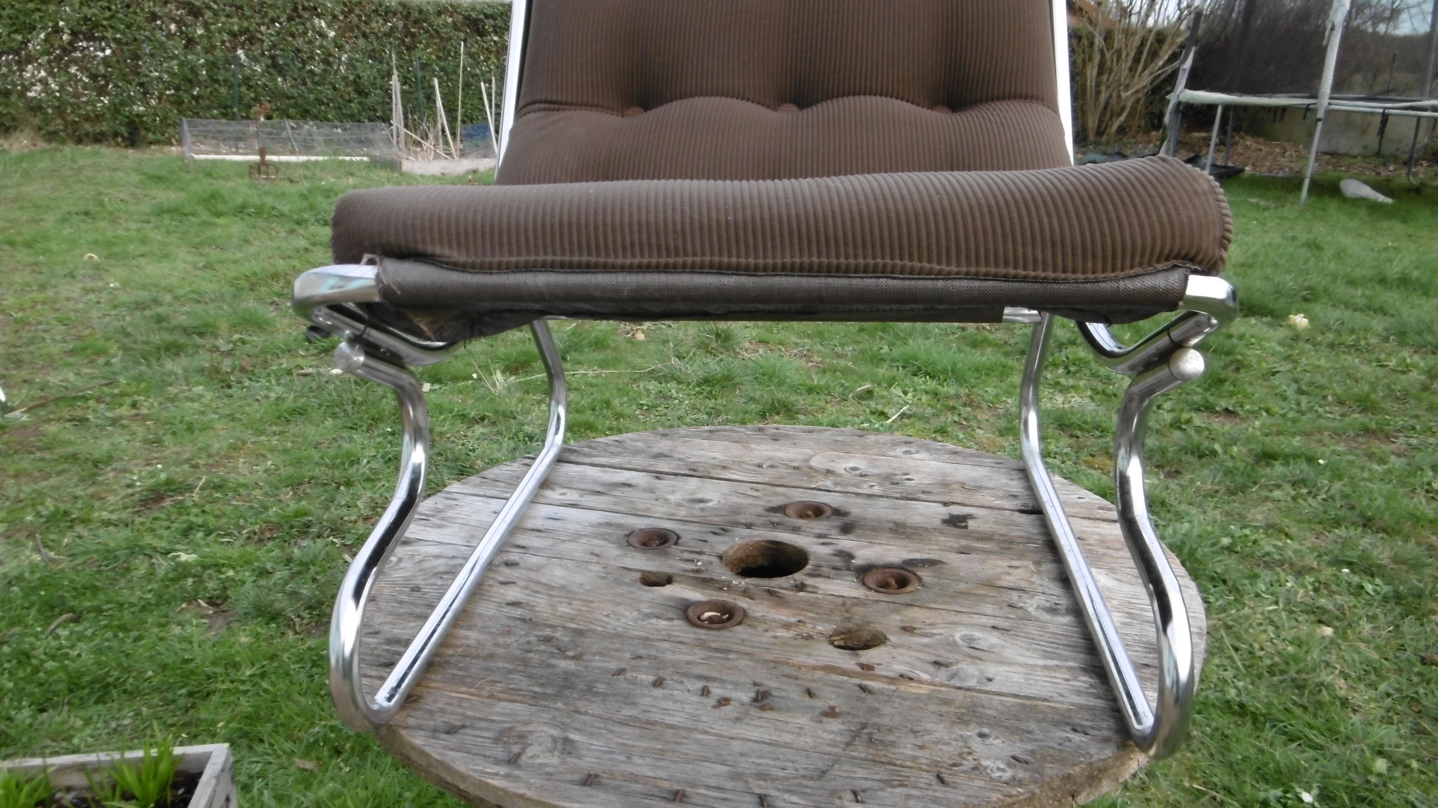 Chair tubular in Brown velvet of the 1970s