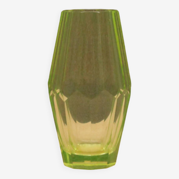 Uraline vase