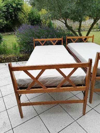 Vintage brace beds