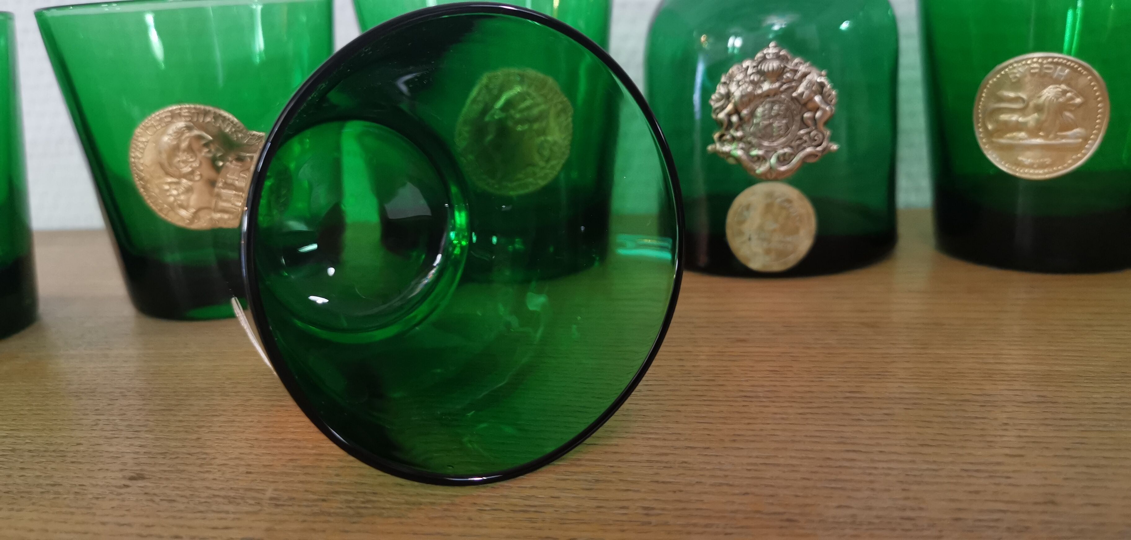 Set of 8 Dubonnet water glasses, vintage Louis d'or piece and bottle