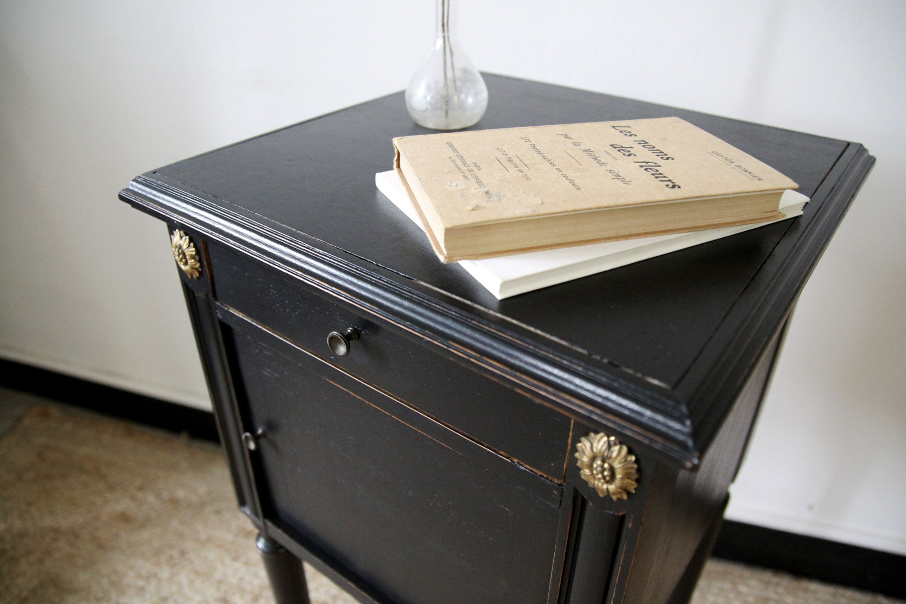 Black bedside Henri II