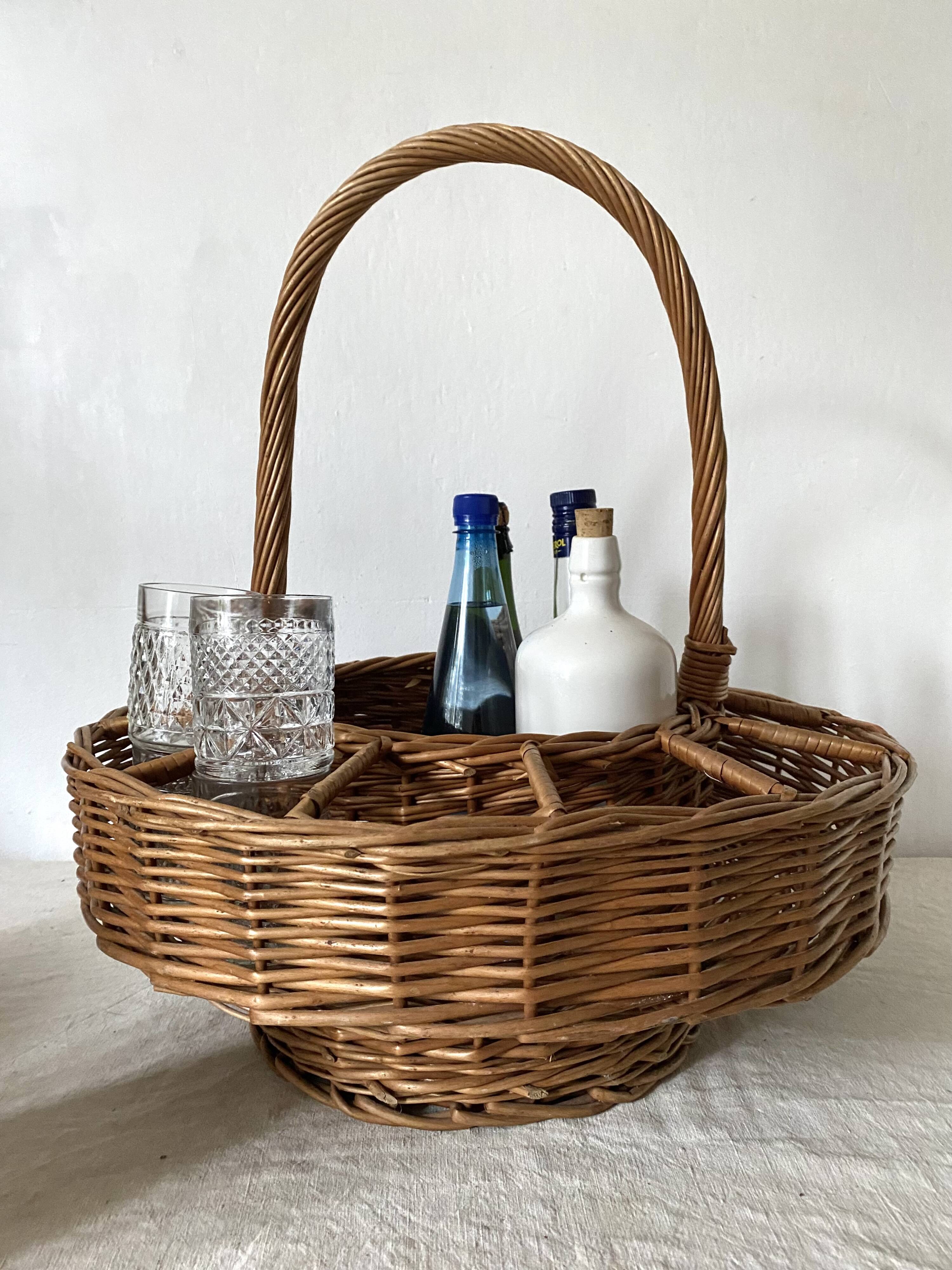 Bar basket or plant holder in woven wicker