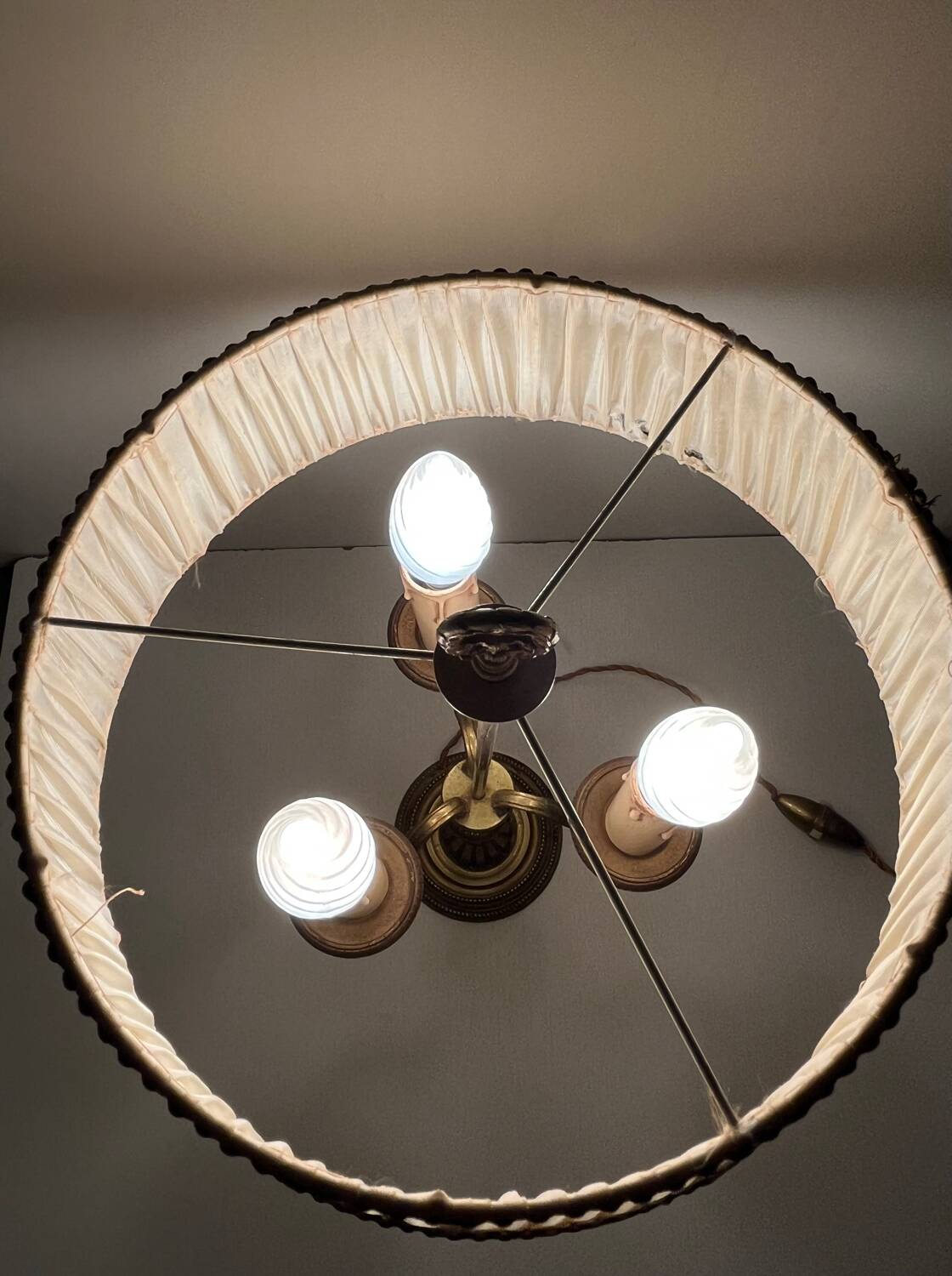 Antique three-light Bouillotte lamp - brass - Fontette Palace Caen