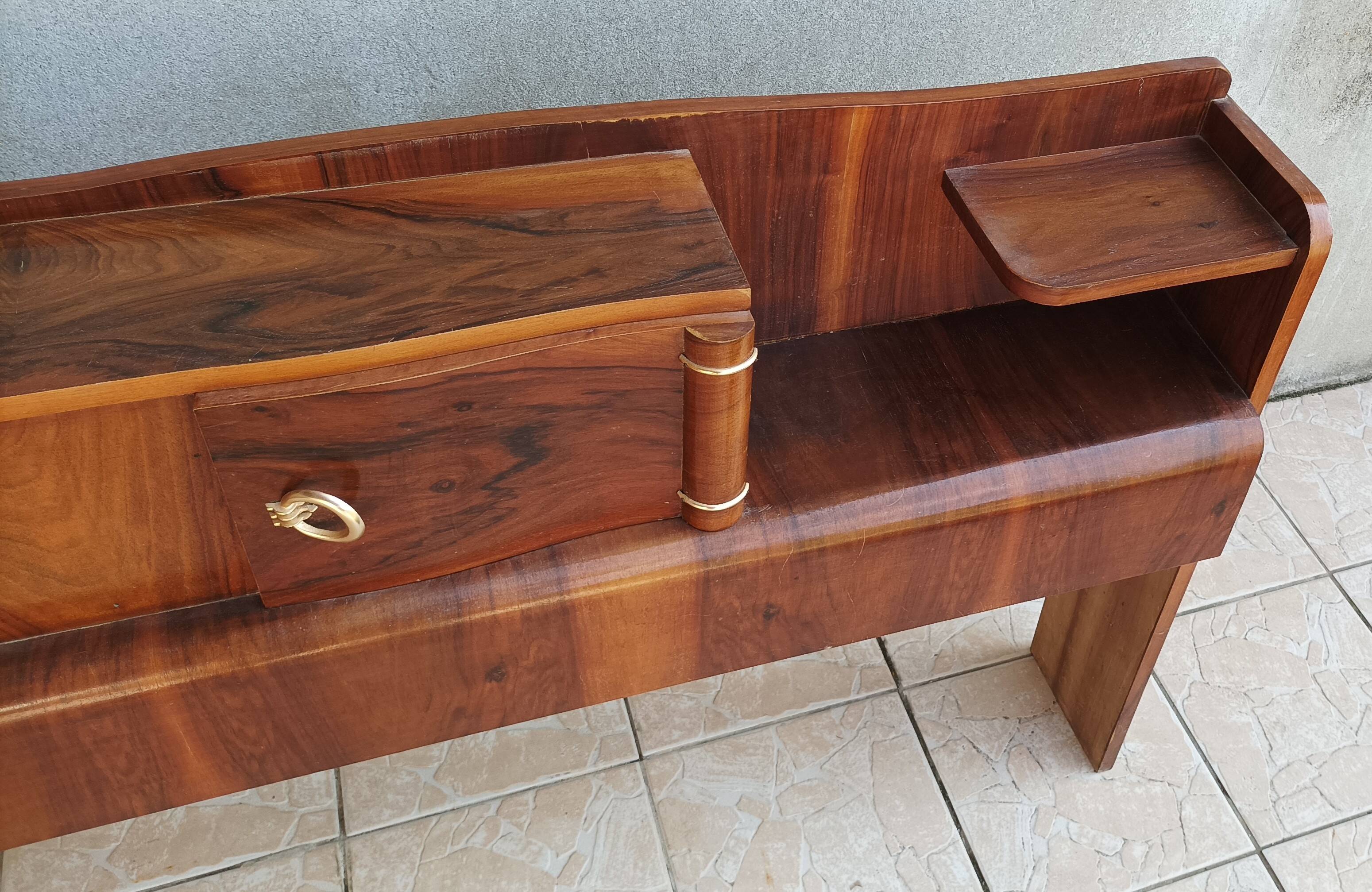 Cozy Art Deco headboard in burr walnut