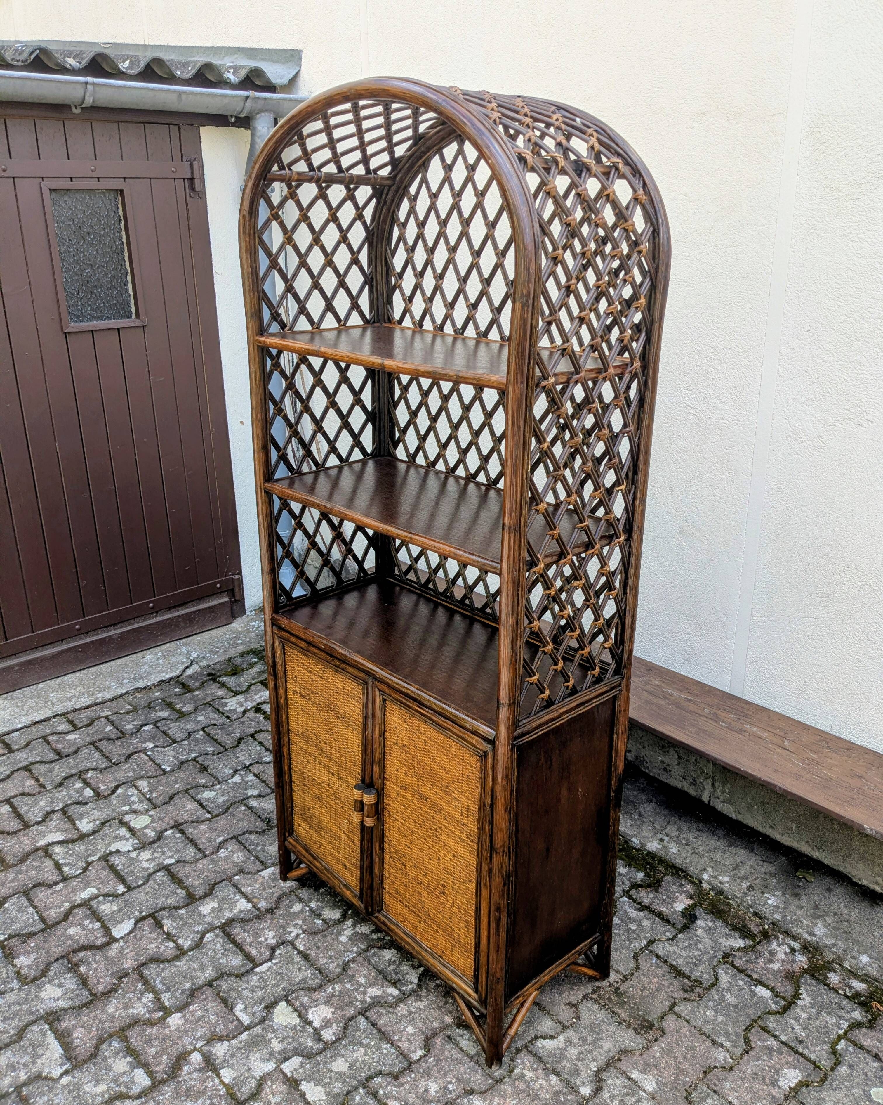 Library / Rattan shelf