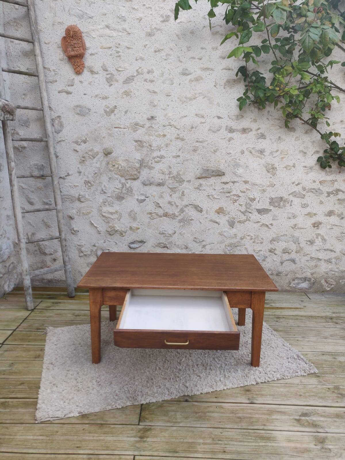 Coffee table with drawer