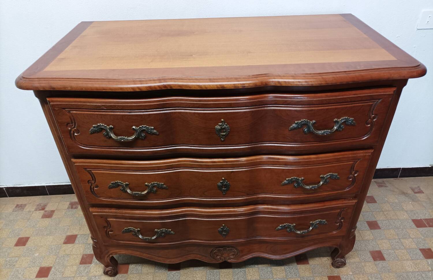 Louis XVI chest of drawers with 3 drawers