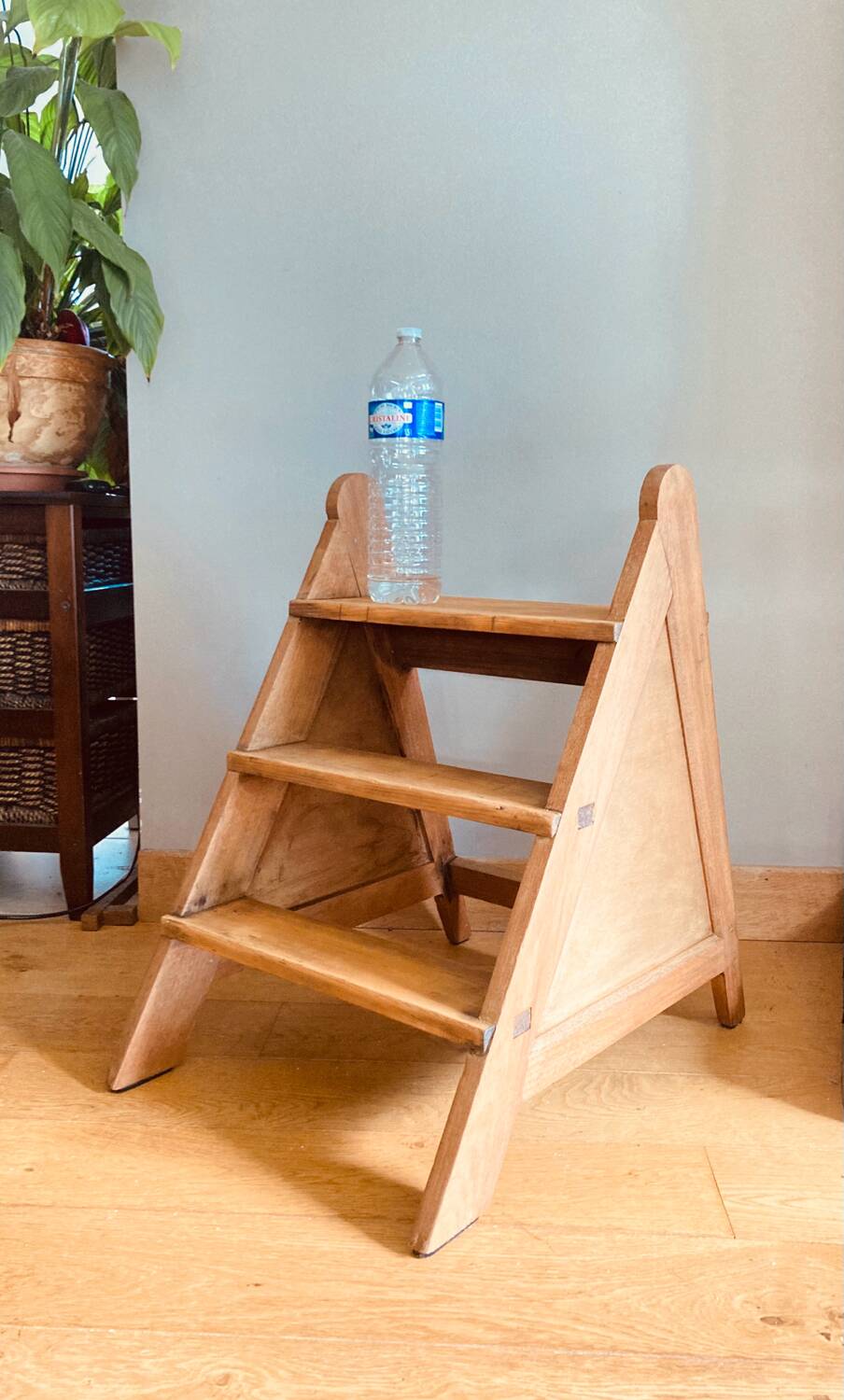 Closed staircase from the mid-20th century, mortise joints