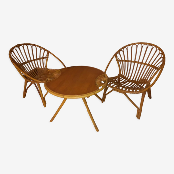 Living room armchairs rattan table