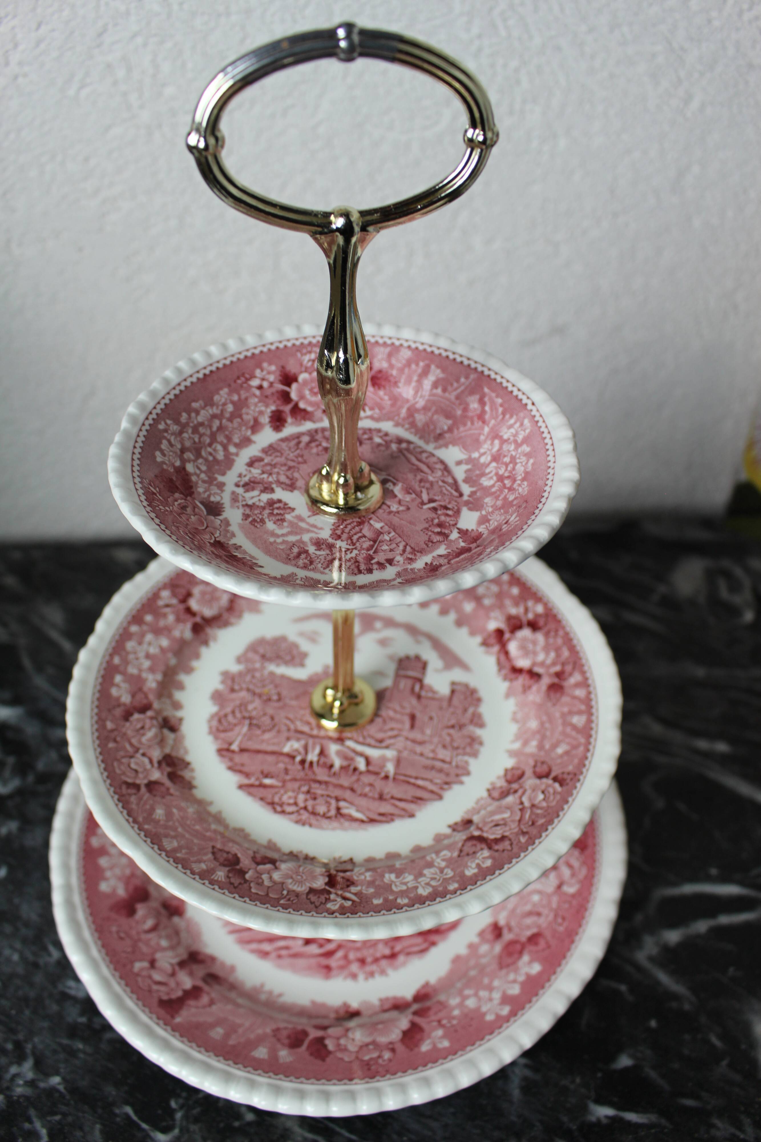 English porcelain servant