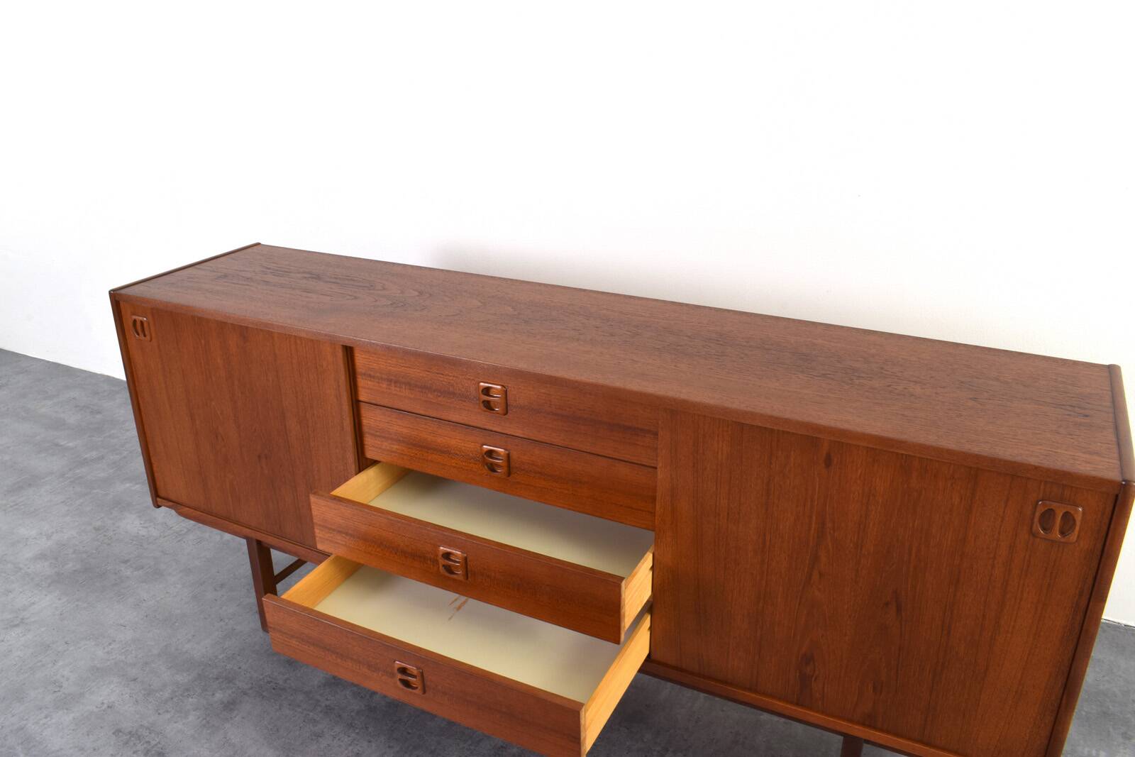 Buffet en teck du milieu du siècle par Klippan Korsør pour Ikea, années 1960.