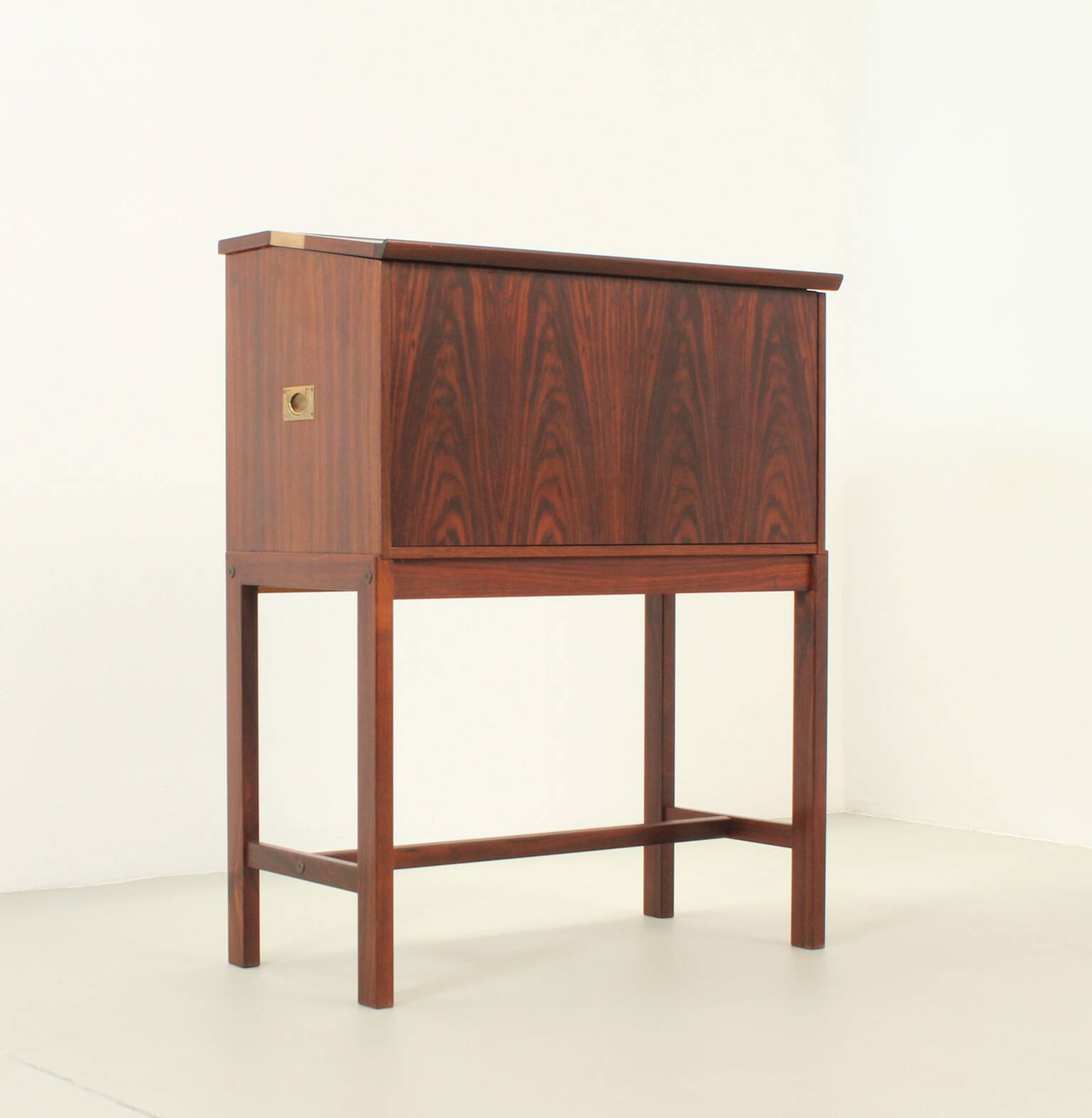 Elegant bar cabinet by Dyrlund, Denmark, 1960s.