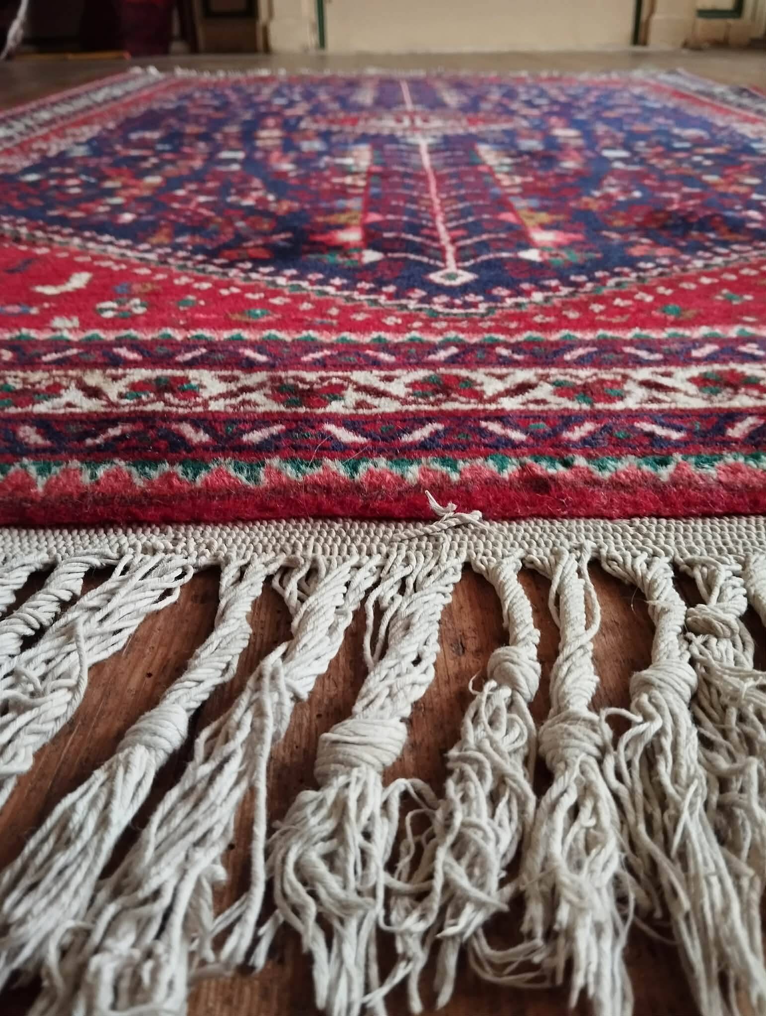 Handmade Persian Shiraz rug 161x106cm