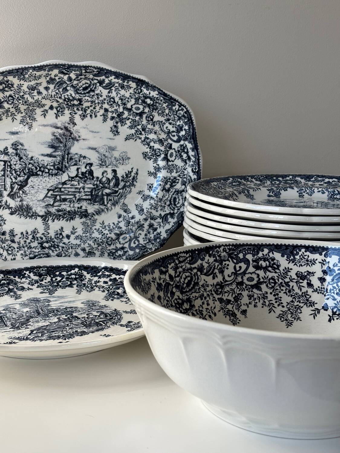 Luneville plates and dishes